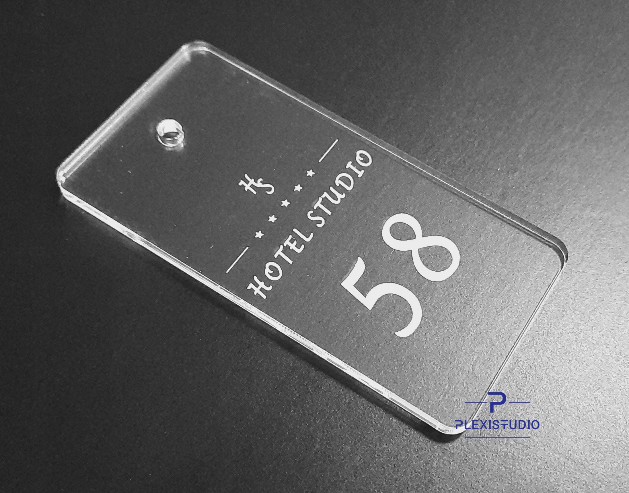 BRELOK DO KLUCZY ZAWIESZKA Z LOGO PLEXI 4mm 10 SZT Materiał plastikowe