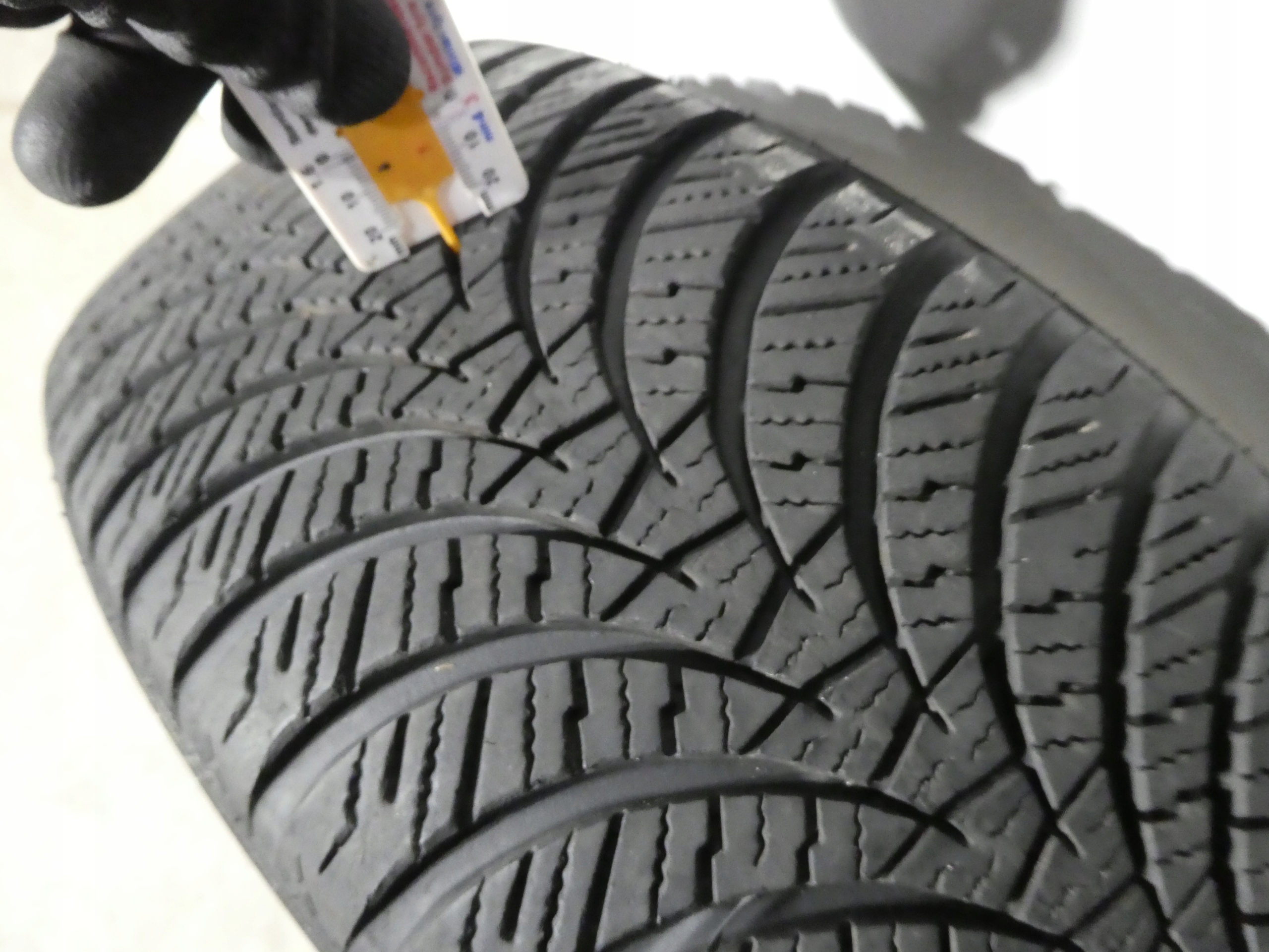 2X tyres Falken 215/60/16 2022R
