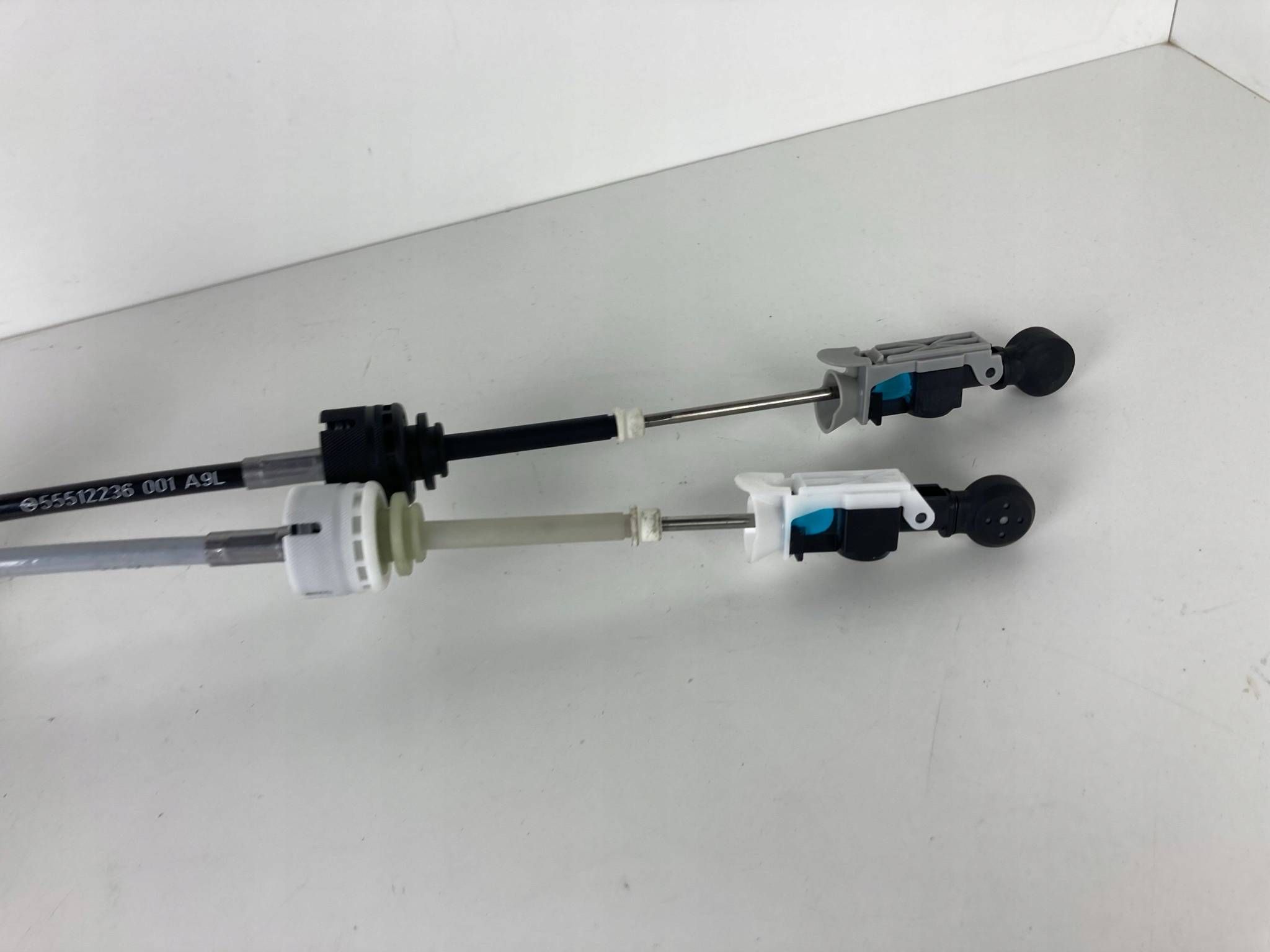 ASTRA V K LIFT 1.5D Bowdenzug Schalt getriebe 55512236