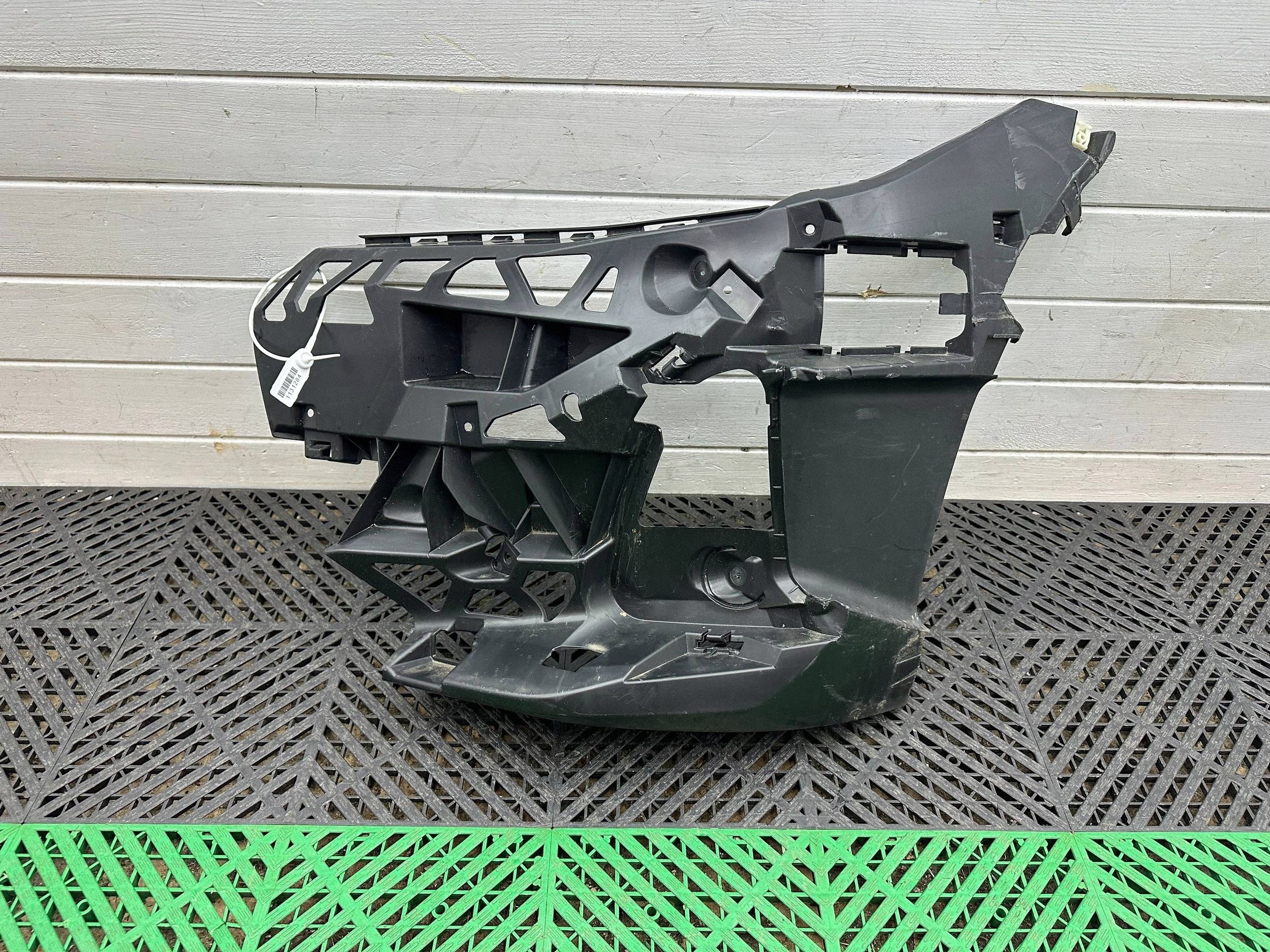 bumper bracket of the front front side left BMW 3 G20 G21 5A1BF61