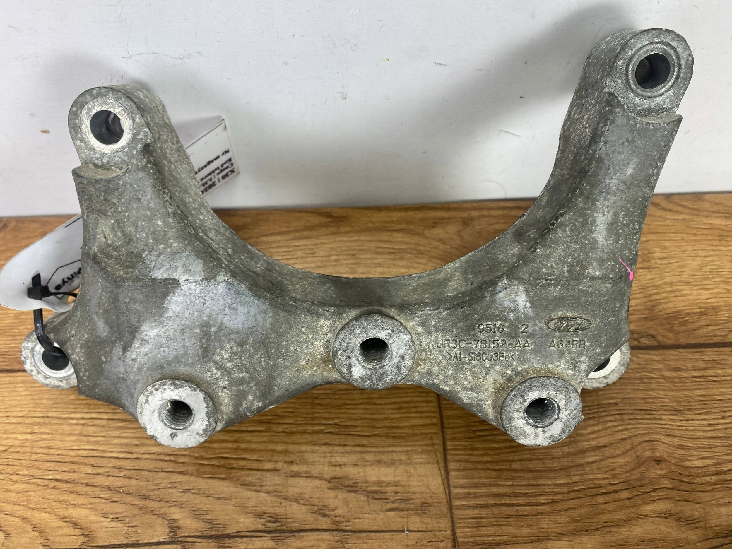holder holder engine mount Ford Mustang VII MK7 S650 2024+