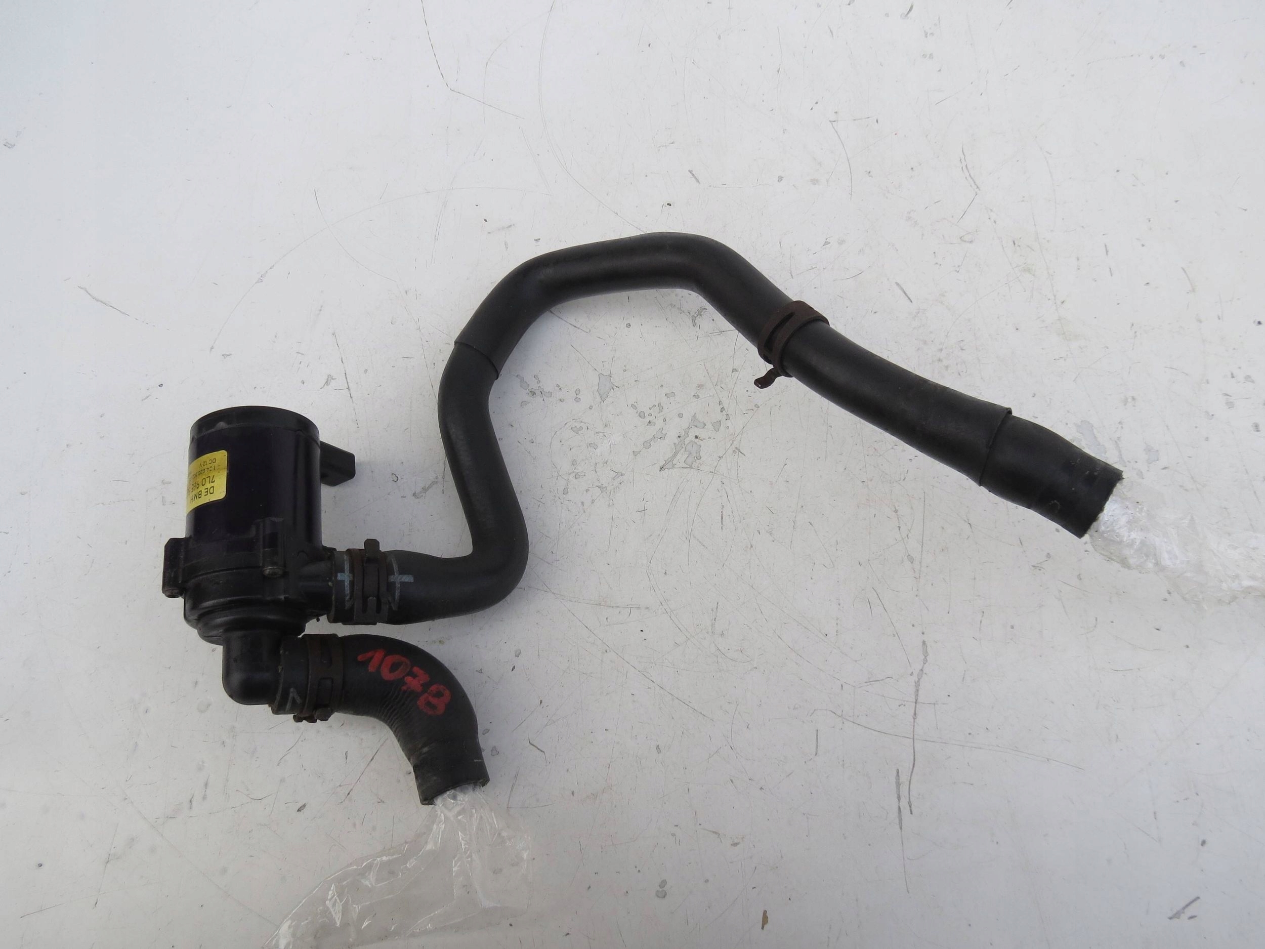 pumpa cirkulacije vode PORSCHE CAYENNE i 7L5 4.8 V8 7L0965561K