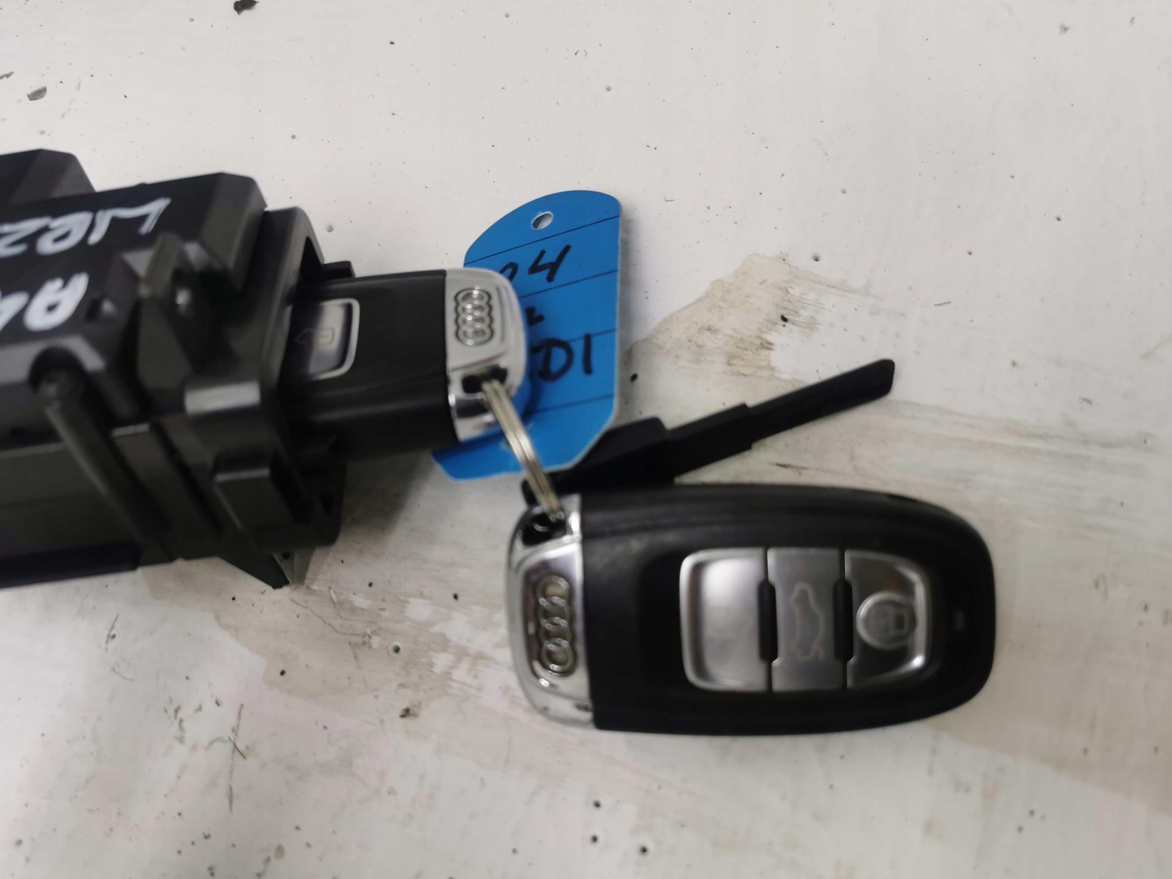 ignition key AUDI A4 B8 2.7 V6 TDI 8K0909131D