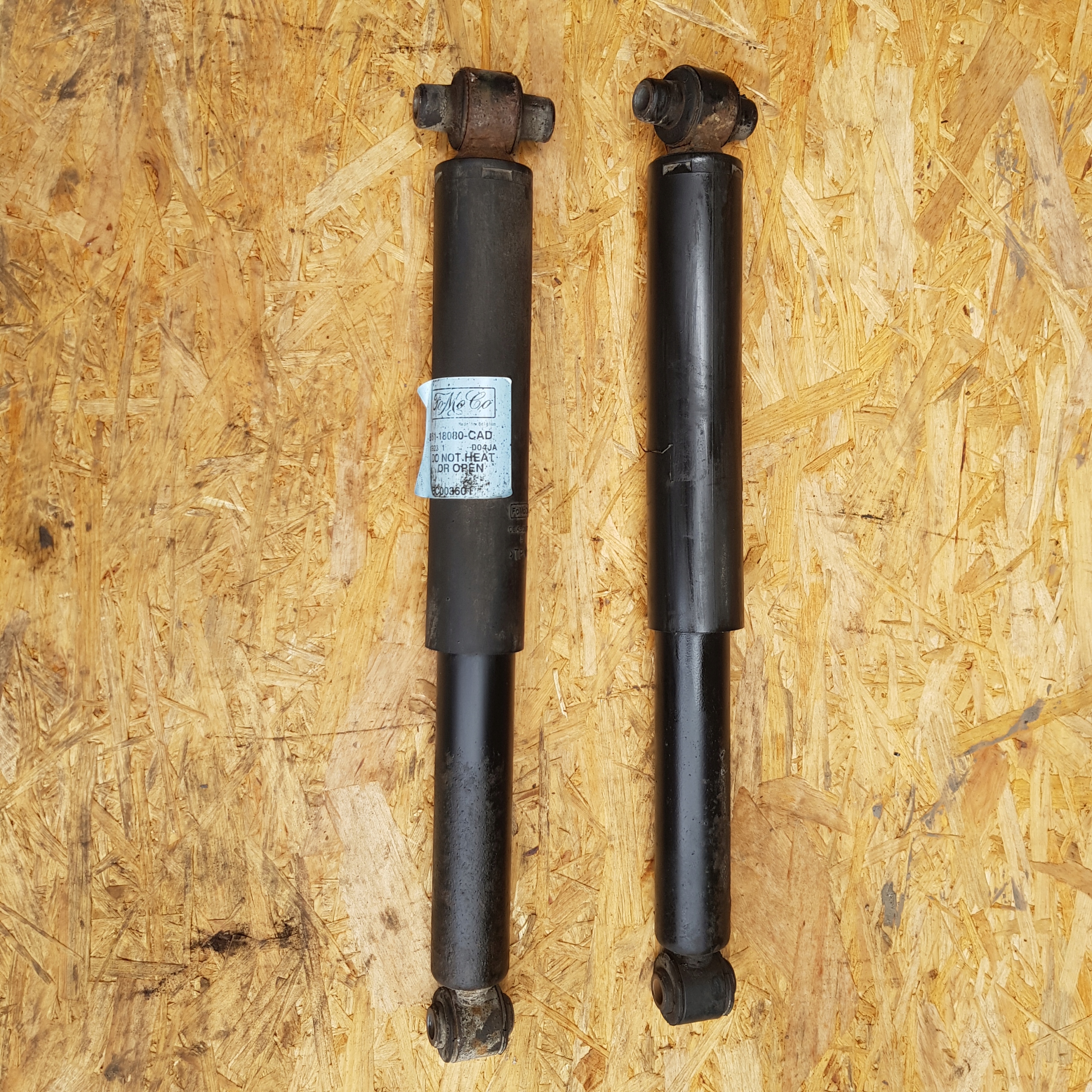 FORD FOCUS Mk3 10-18r УНІВЕРСАЛ АМОРТИЗАТОРИ ЗАД.