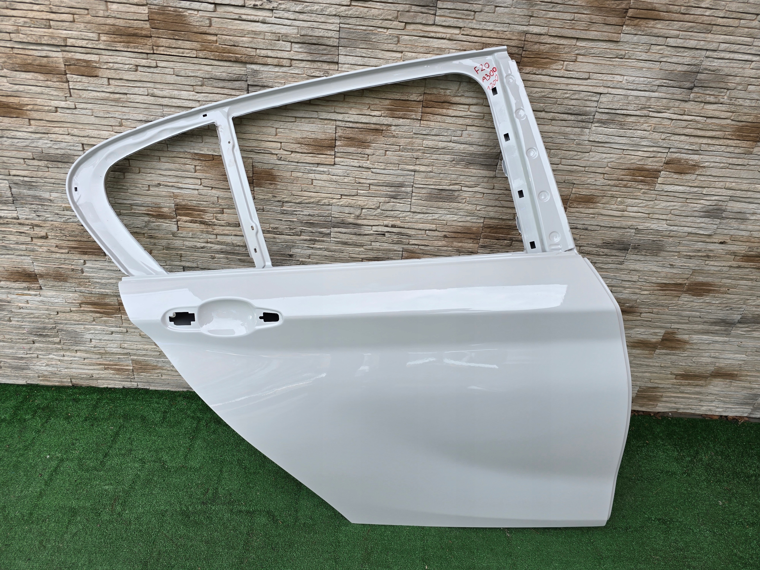 DRZWI BMW 1 F20 KOLOR A300