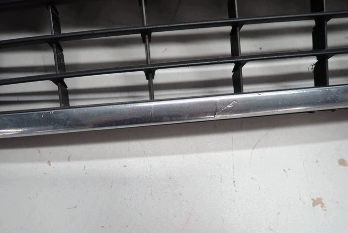 AUDI A6 C6 04- grille 4F0853651S