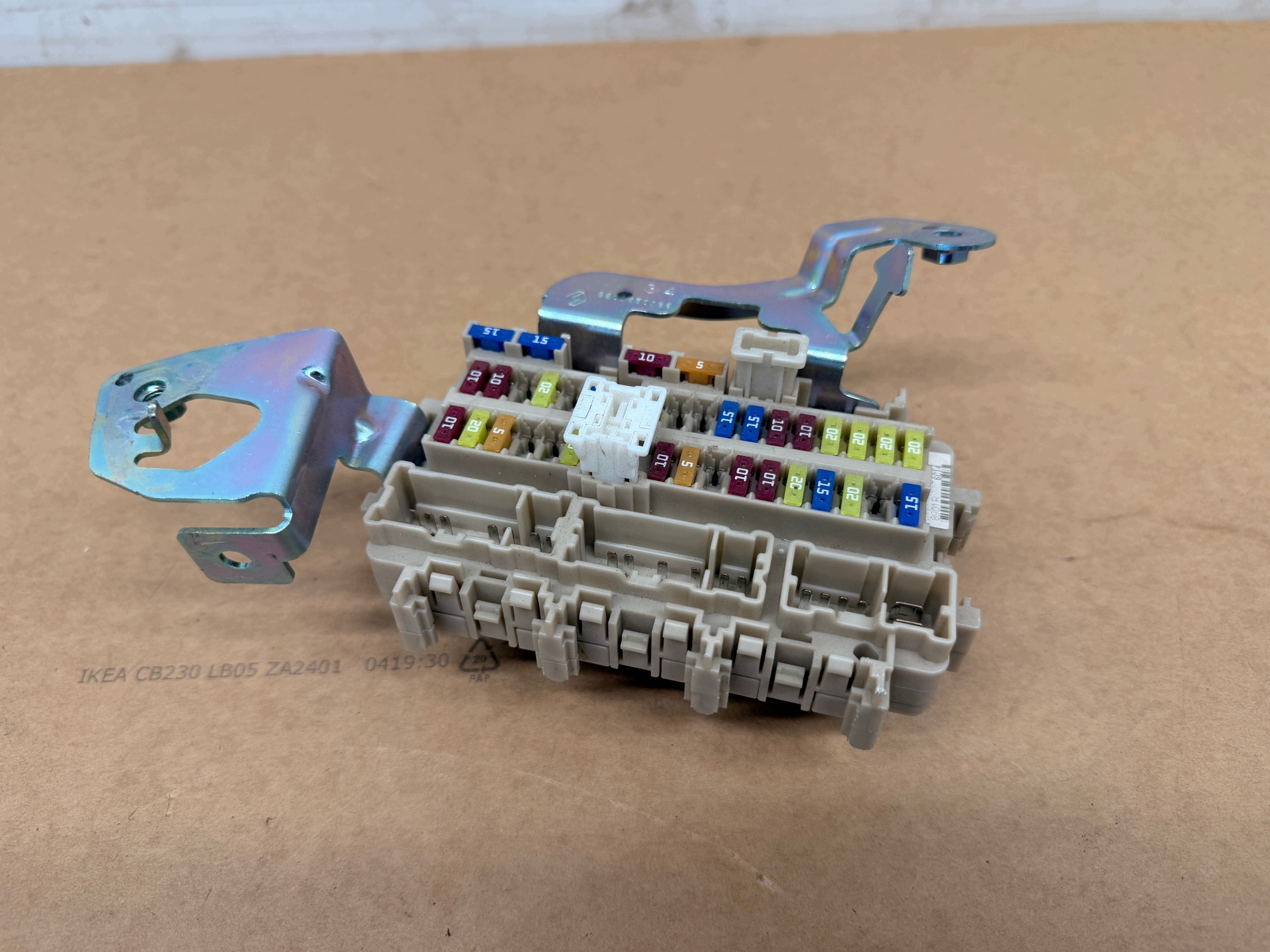 Renault dose der sicherungen 8901R C5394 6C14