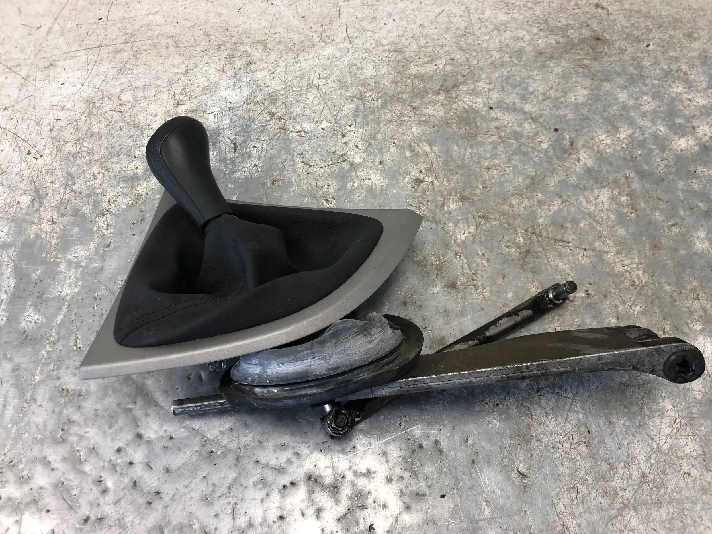 Levier de vitesse Mecanisme levier vitesse Engrenage BMW E87 7532492 7129143