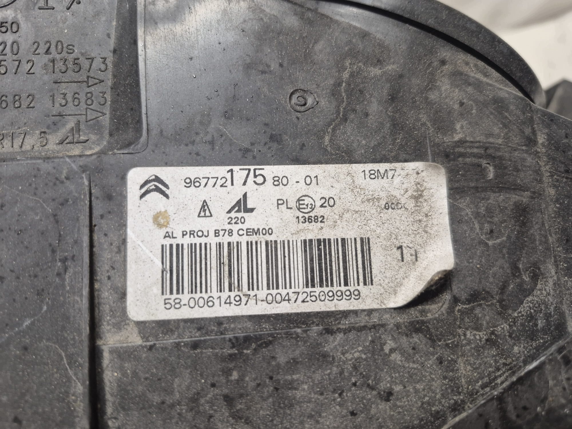 CITROEN C4 PICASSO II 13- light left front front XENON 9677217580