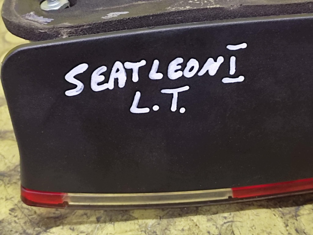 SEAT LEON e FANALE FARO sinistra posteriore 1M6945095
