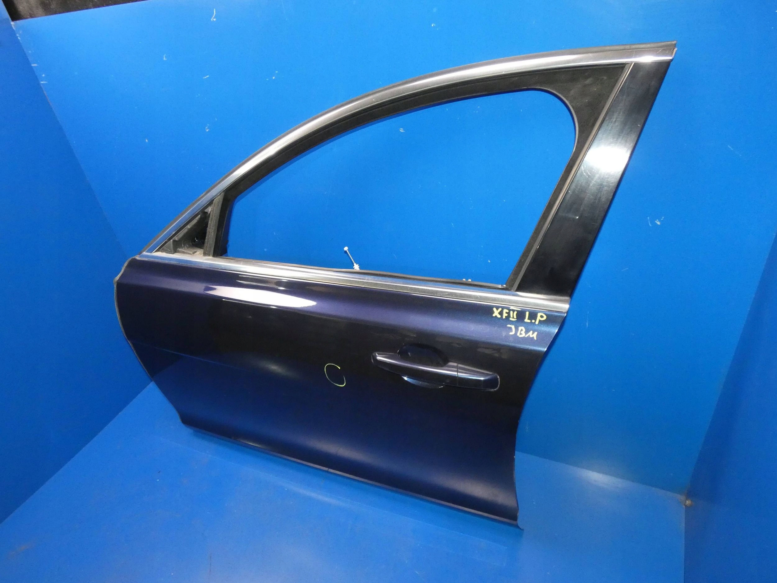 JAGUAR XF X260 door left front front JBM - WGNIOTKA