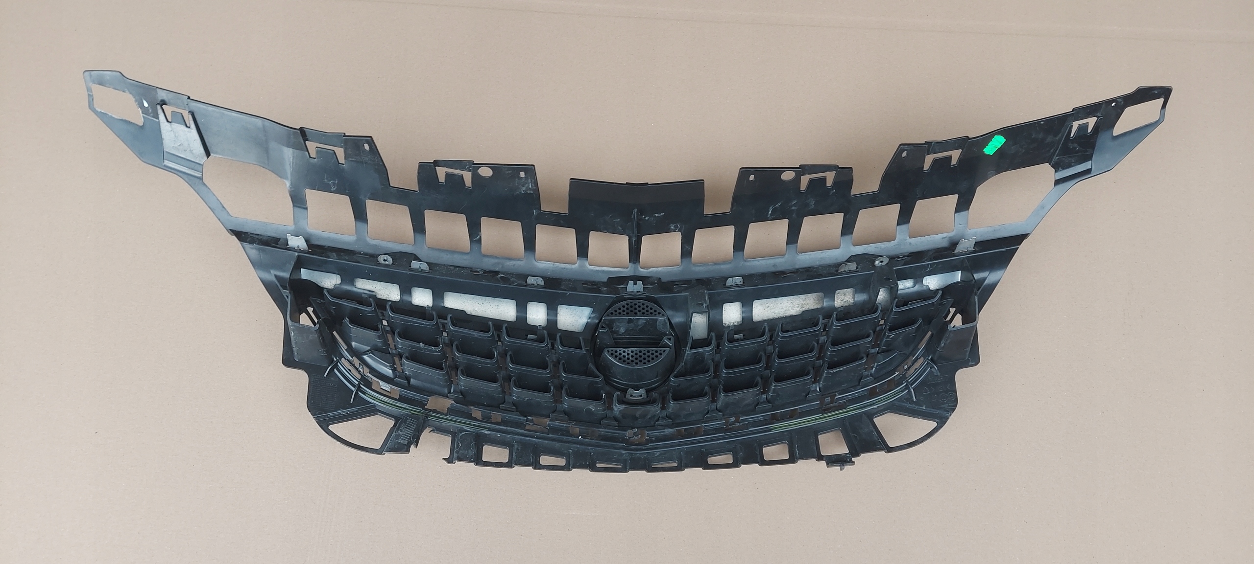 GRILLE OPEL ASTRA J ASTRA IV 13266577