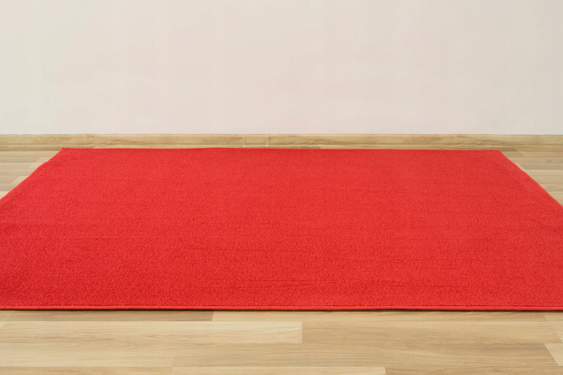 szer. 4m MIĘKKA CZERWONA WYKŁADZINA DYWANOWA Jednostka sprzedaży m2