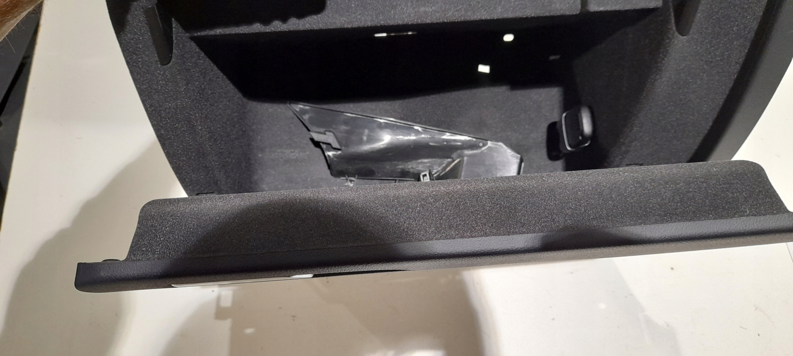 AUDI A4 B8 HANDSCHUHFACH DES BEIFAHRERS 8K