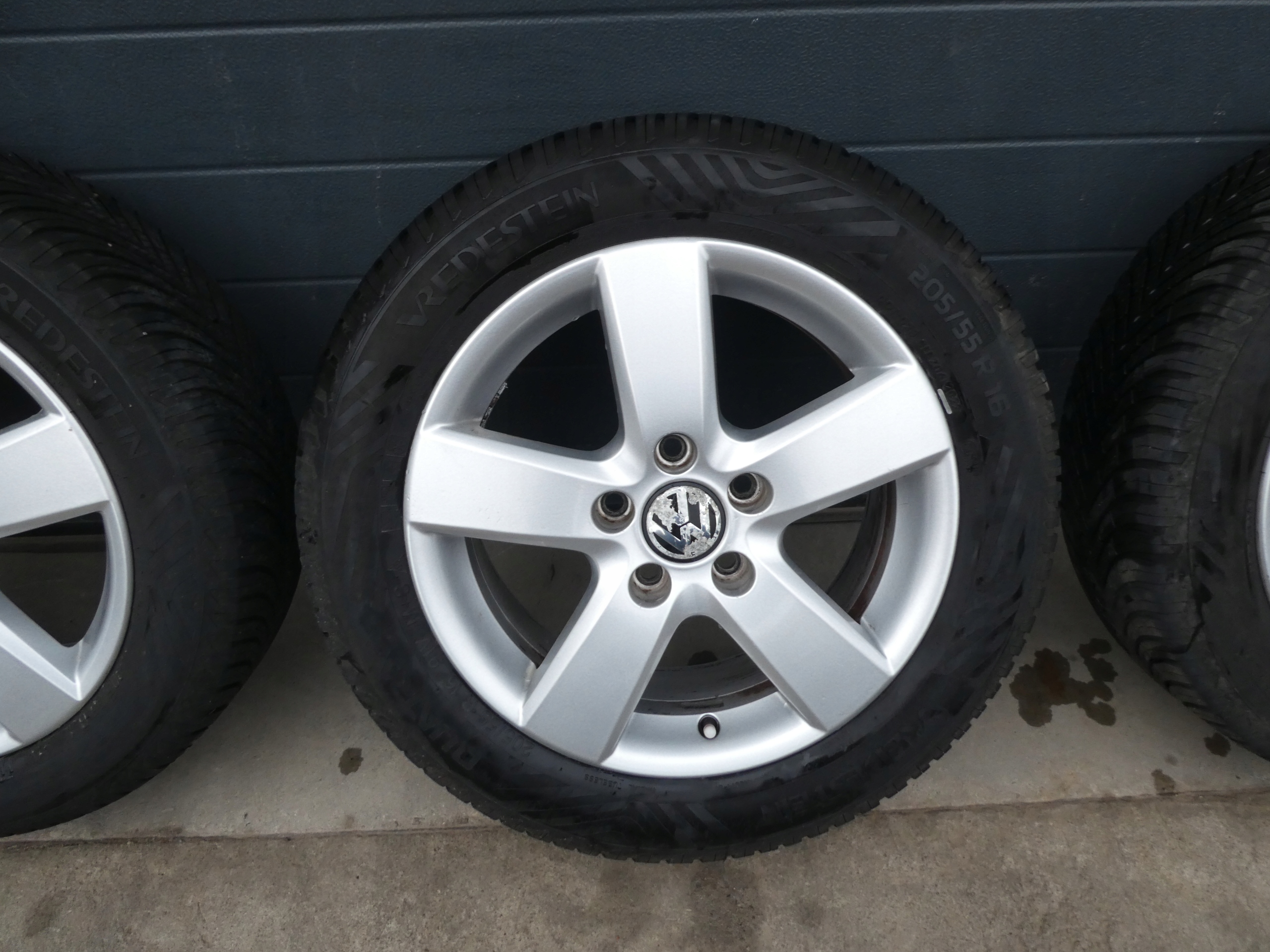 4X wheels discs tyres VW 1T0601025M 2022R