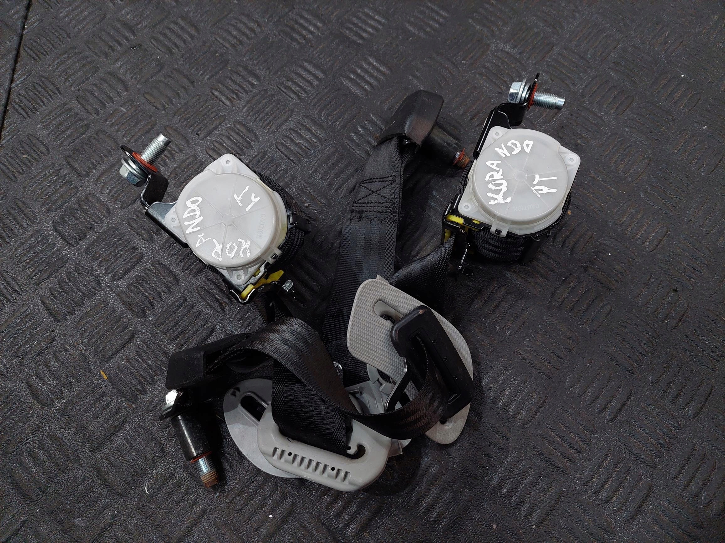 PAS BEZPIECZENSTWA PRAWY LEWY TYL SSANGYONG KORANDO III 3