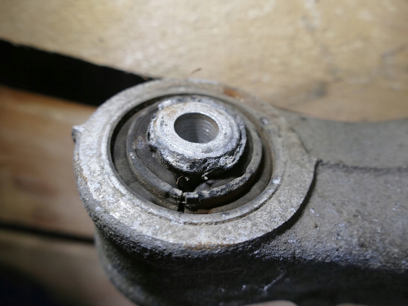 AUDI A4 B8 2.0 TDI QUATTRO schenkel Querlenker Bremsscheibe links heck Achsträger