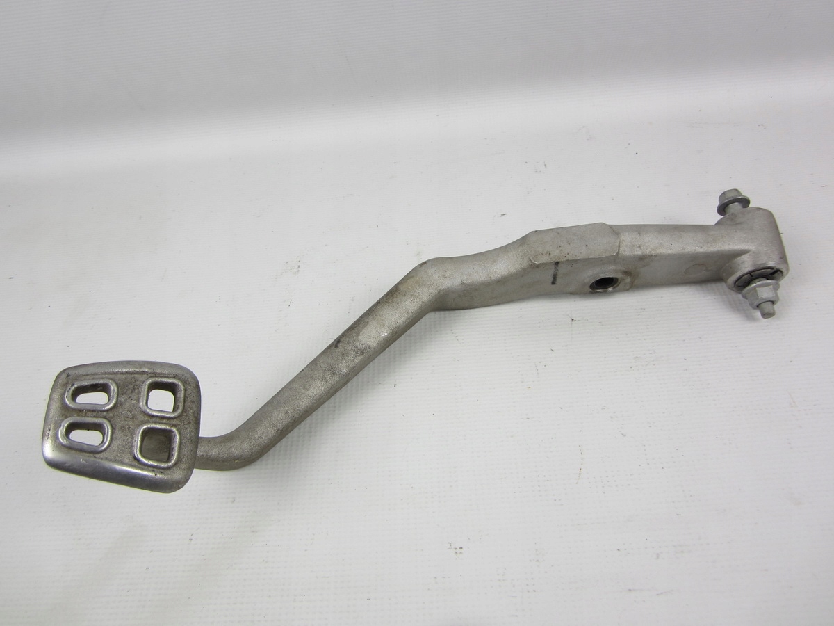 PEDAL FREIN CORVETTE C6 10262012