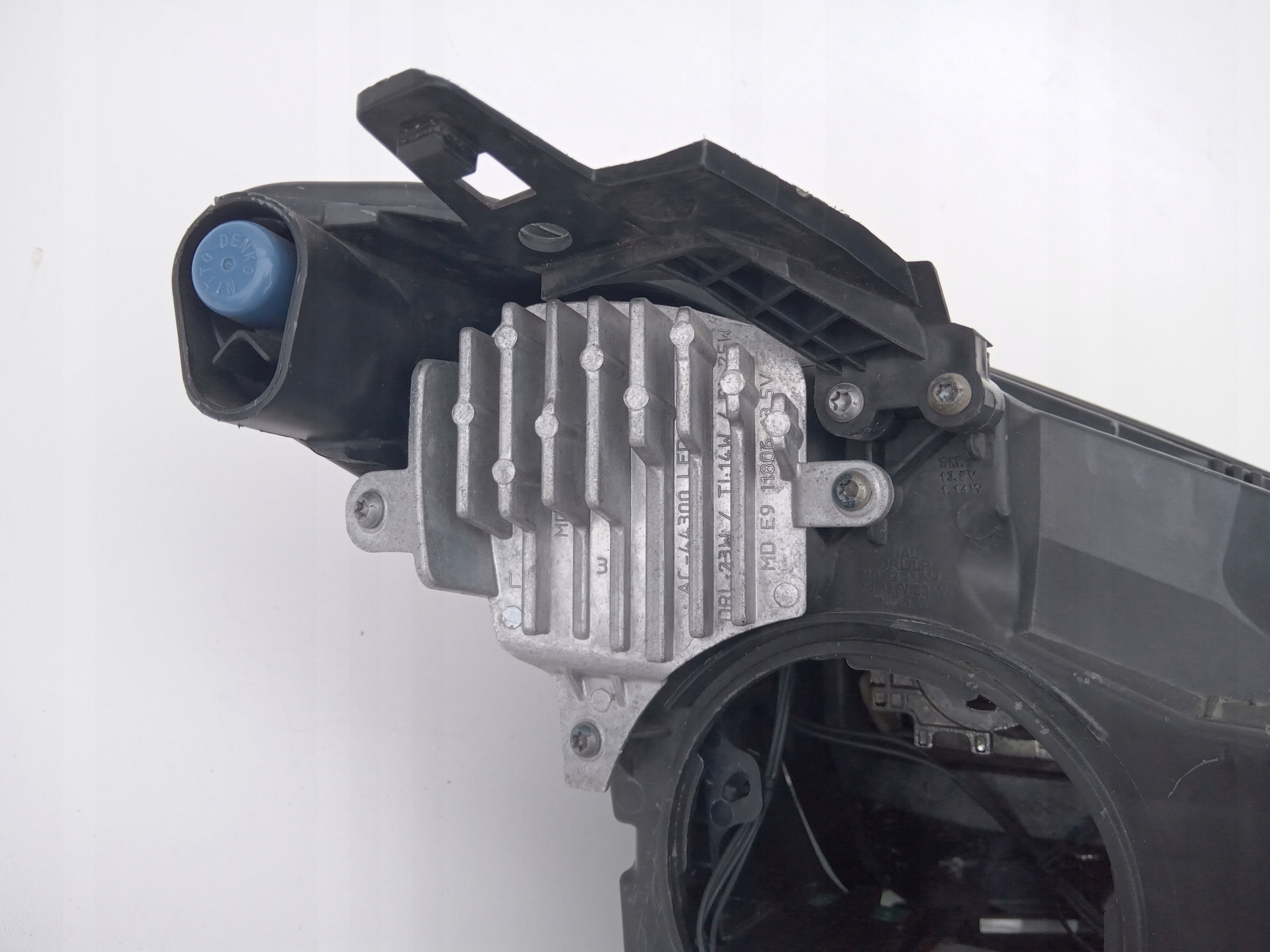 PRZETWORNICA INFINITI Q30 QX30 Producent części Infiniti OE