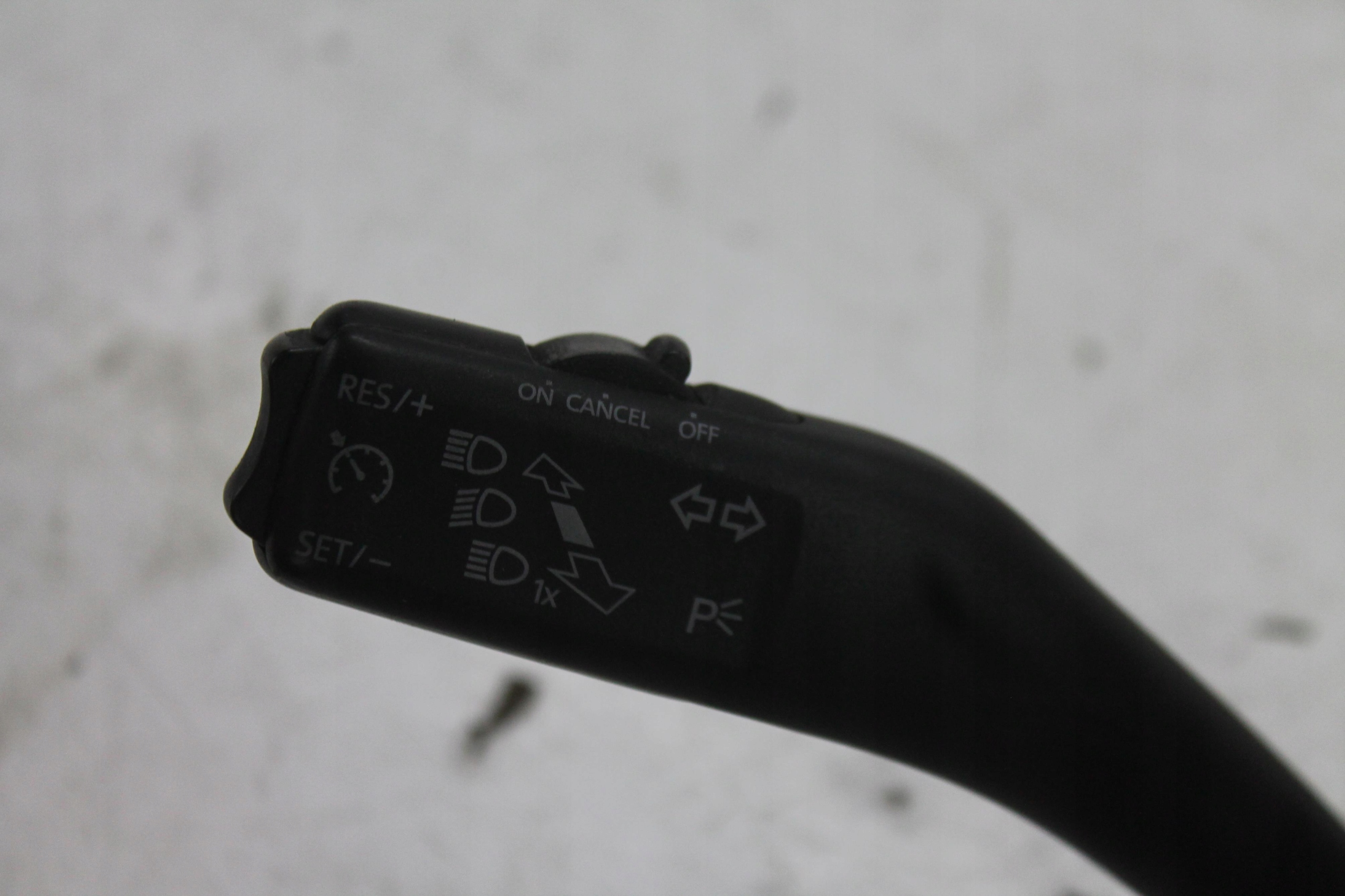 steering wheel levers and controls ring 1K5953507T GOLF VI 08