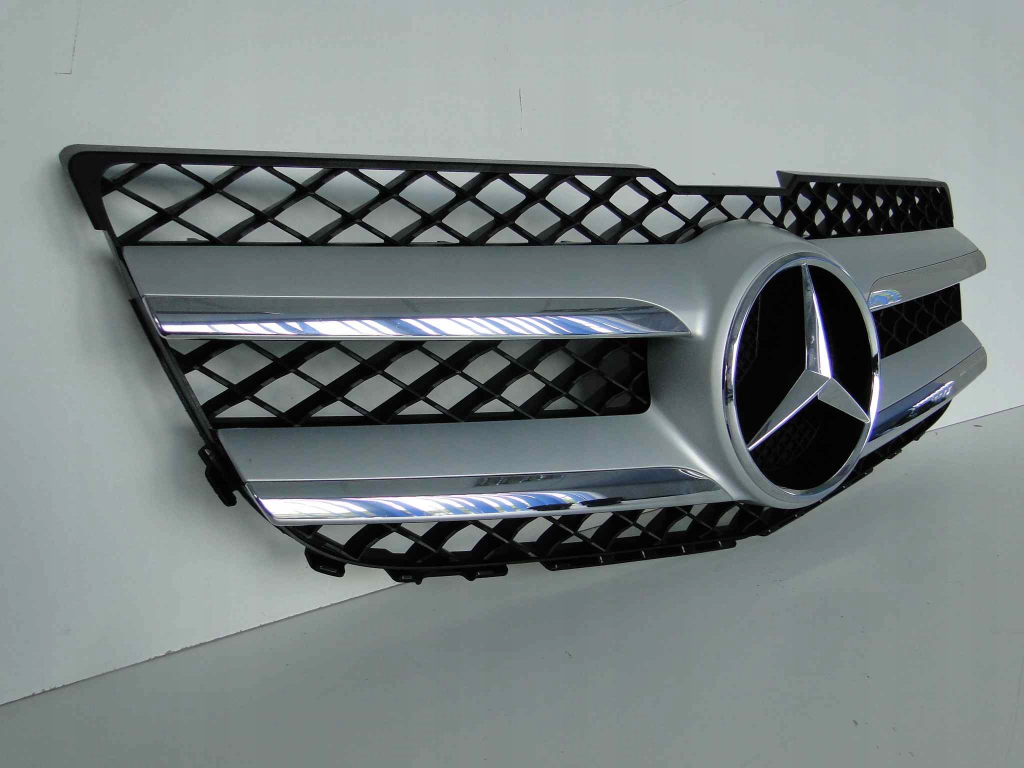 MERCEDES GLK X204 204 LIFT GRILL ATRAPA BEZ RADARU Numer katalogowy części A2048802983