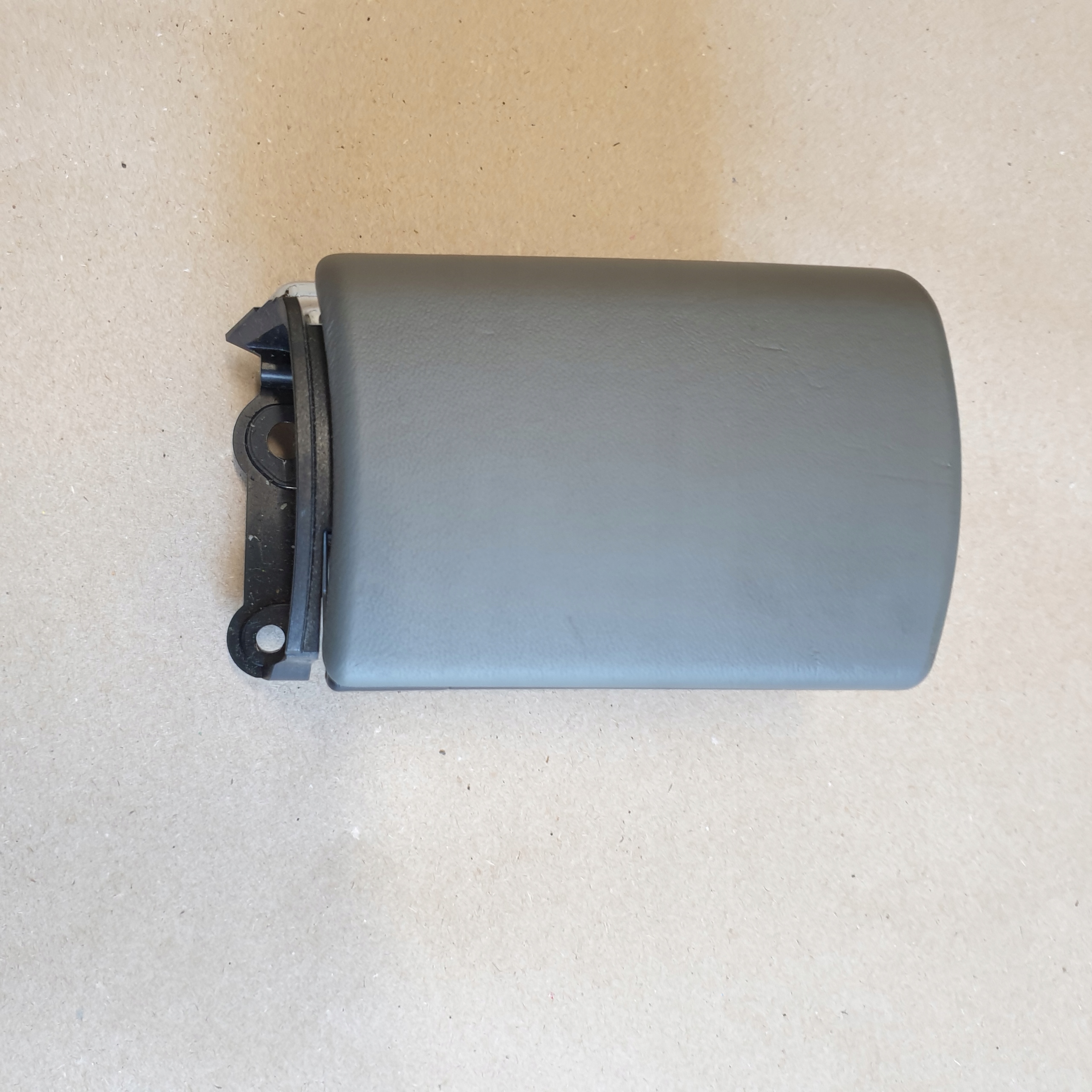 passenger compartment plato ashtray left rear part MERCEDES S W221 BASALTGRAU OE