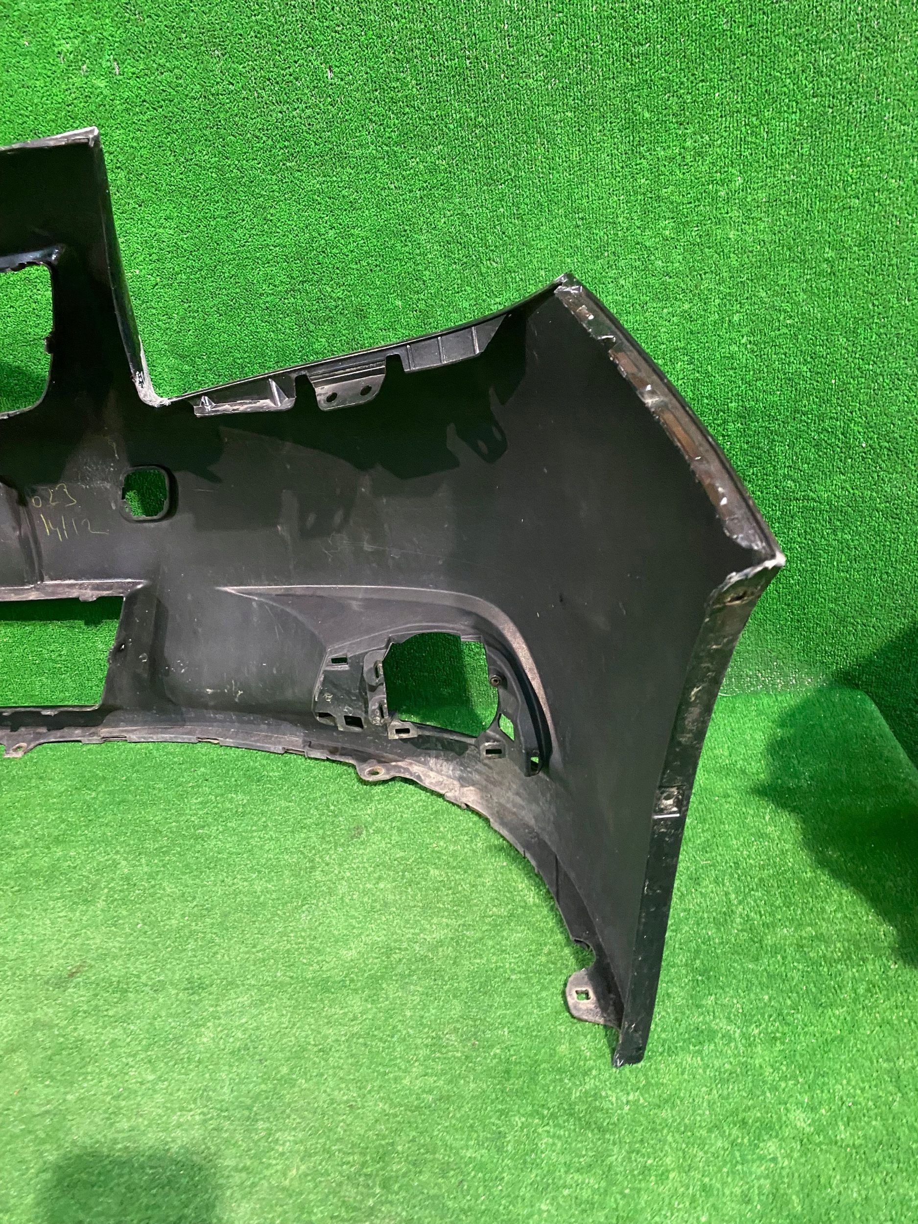 front bumper front TOYOTA VERSO 09