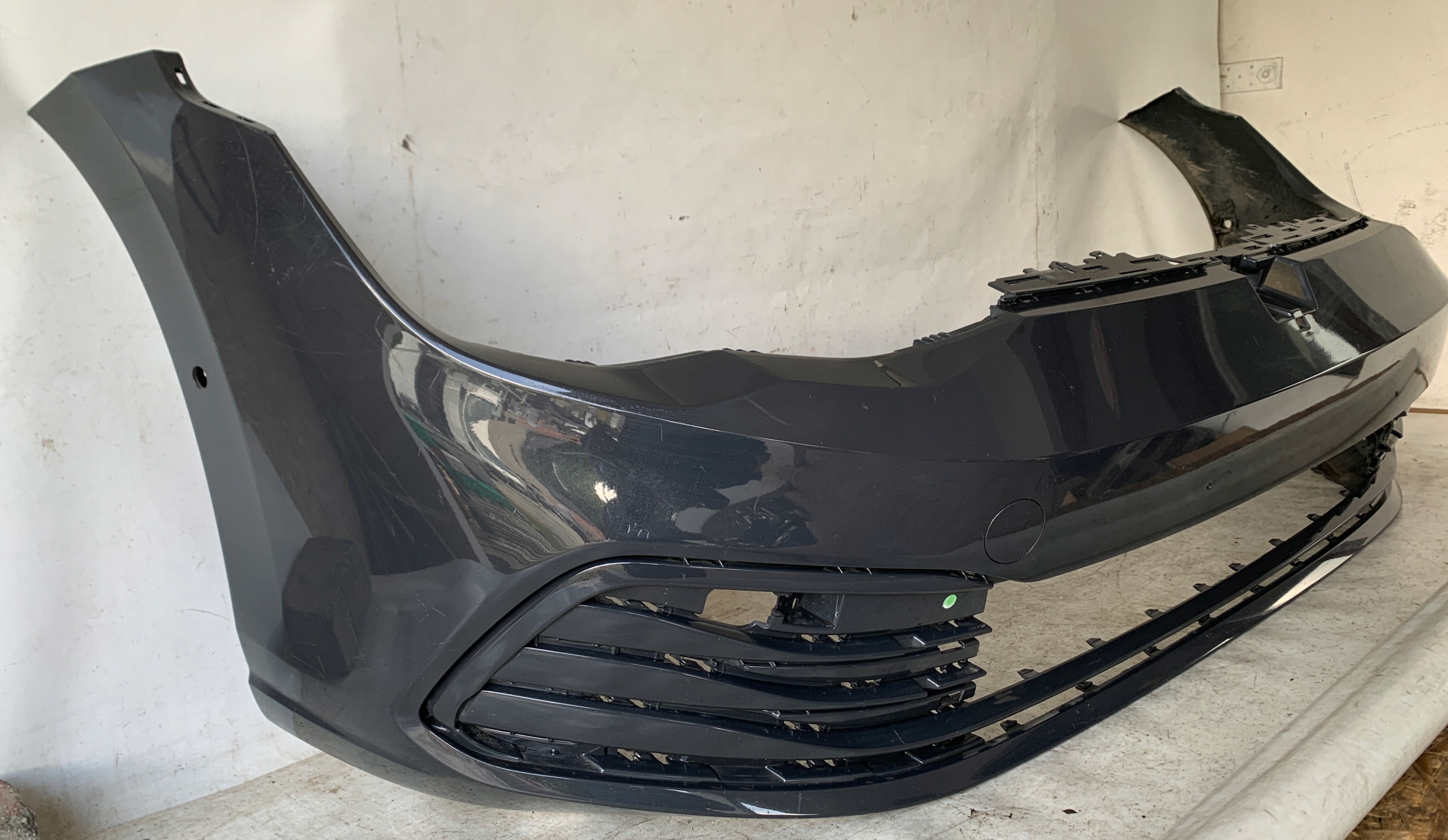 lökhárító eleje elsö VW GOLF VIII 8 PDC