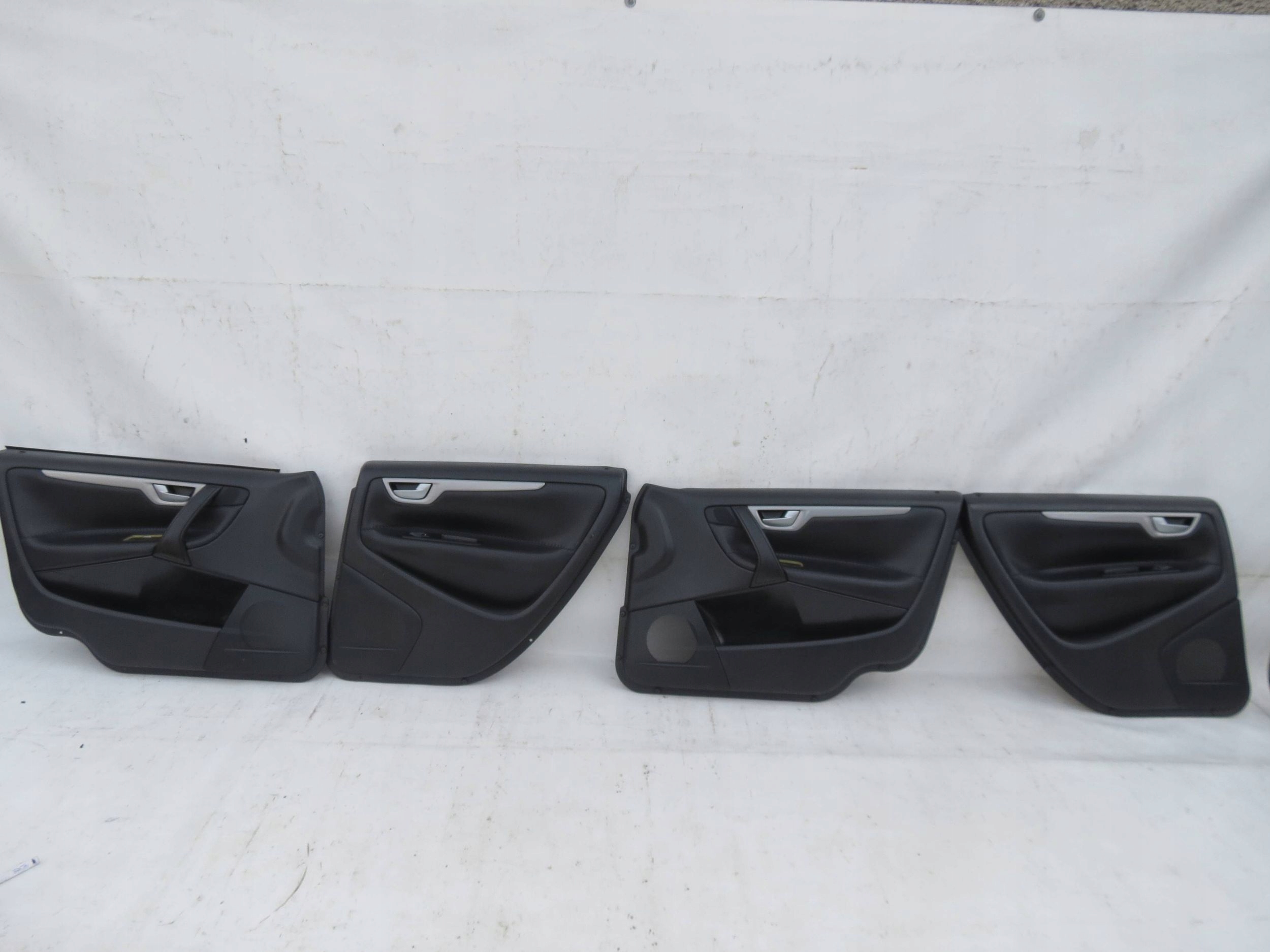 комплект Двери volvo XC70 II 2.4d 185KM 2000-2007r 09193265