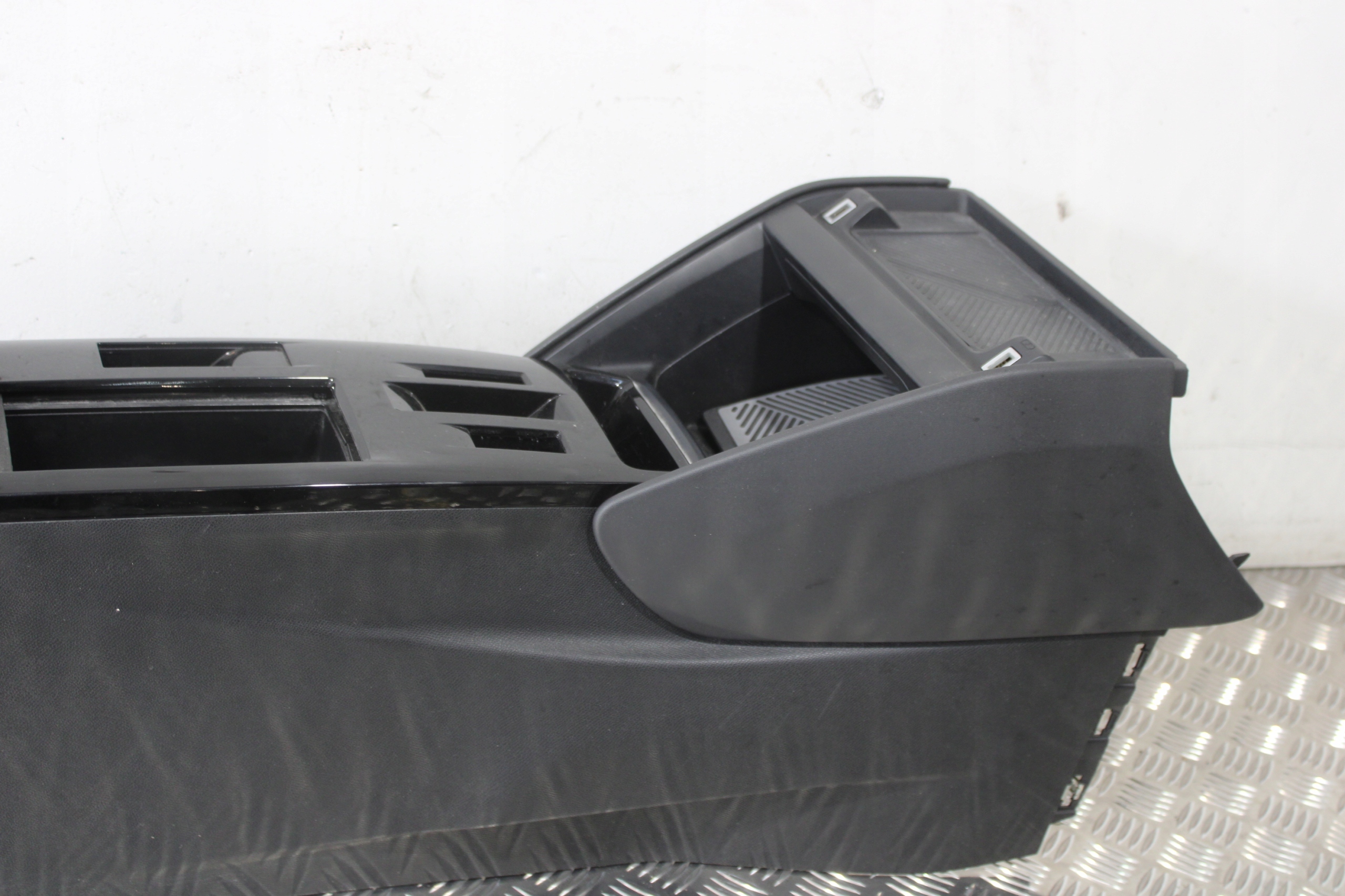 TUNEL central armrest CITROEN C4 III 3