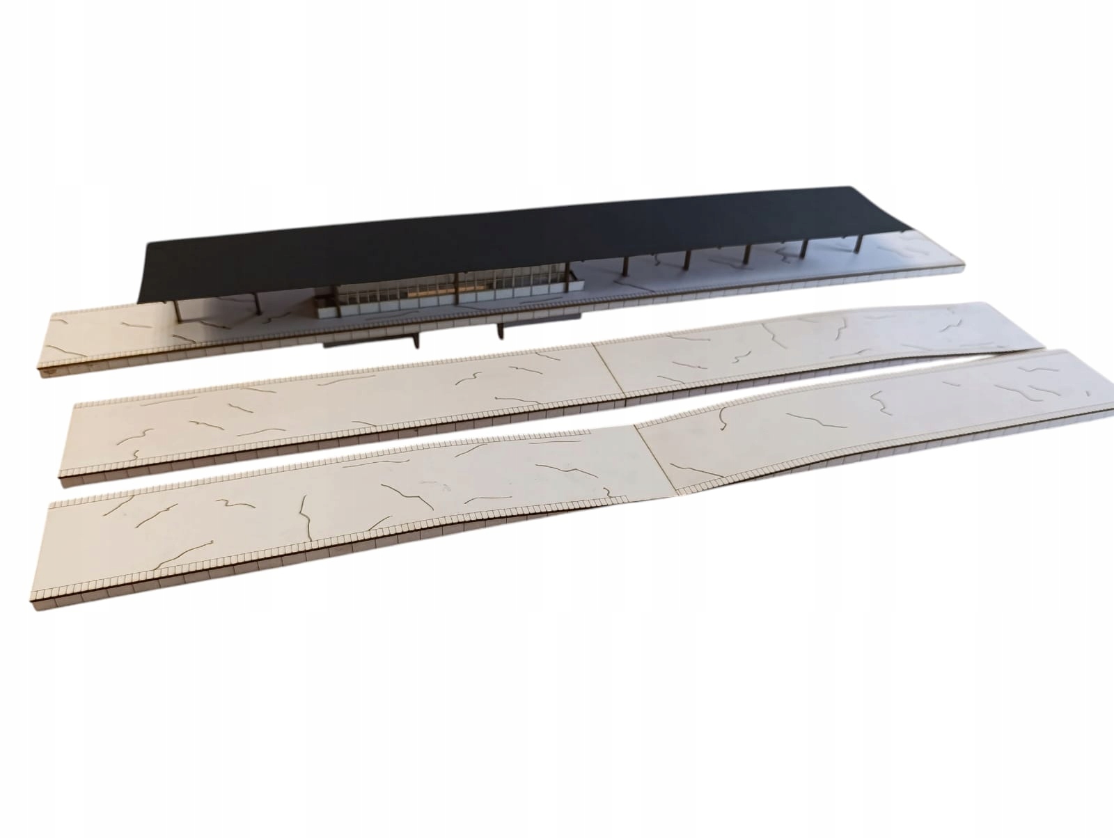 Peron Koszalin 1/2 měřítko 1:87