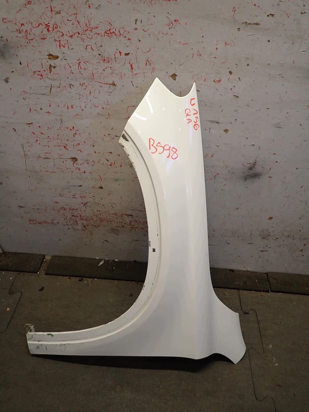 fender front front left MERCEDES GLA W156 2013