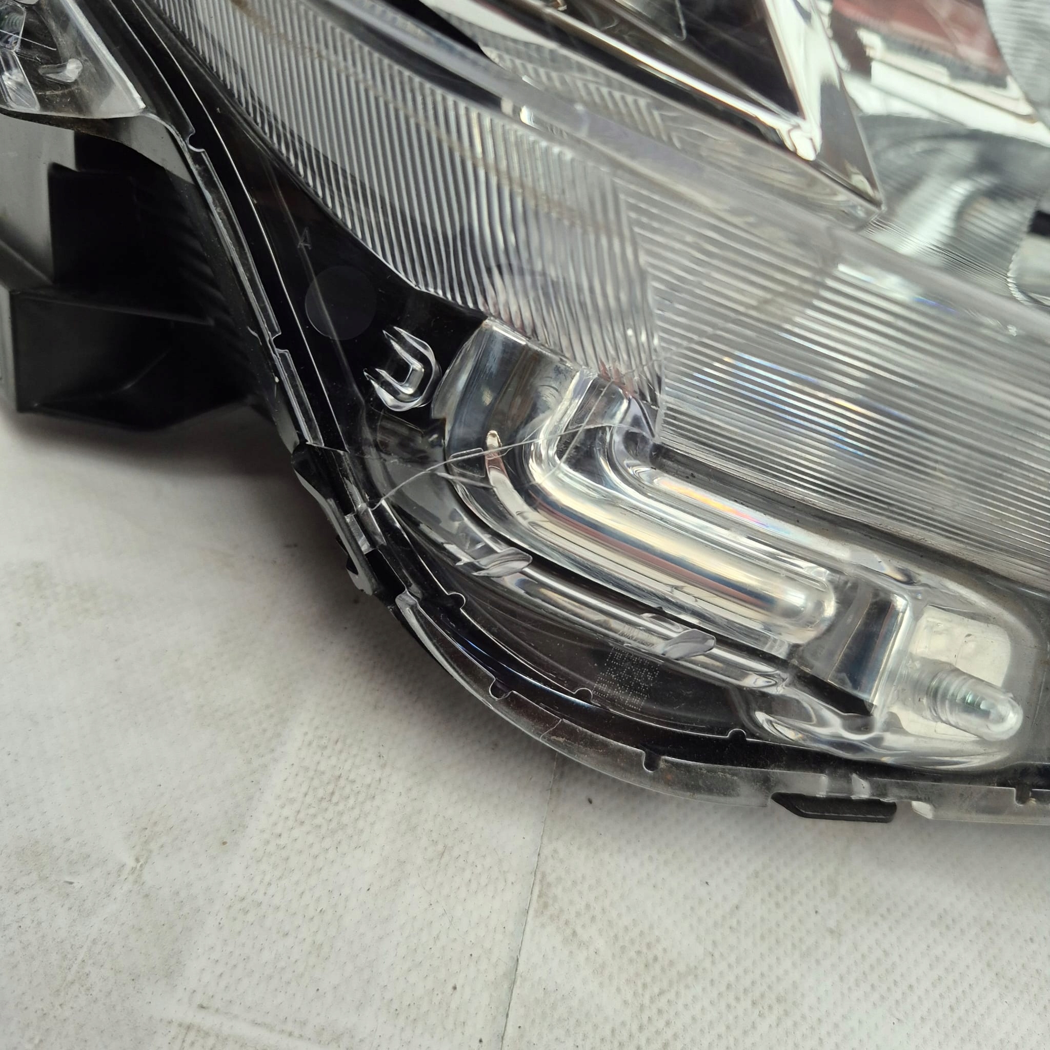 MITSUBISHI SPACE STAR II 2 LIFT 19-24 light front front right