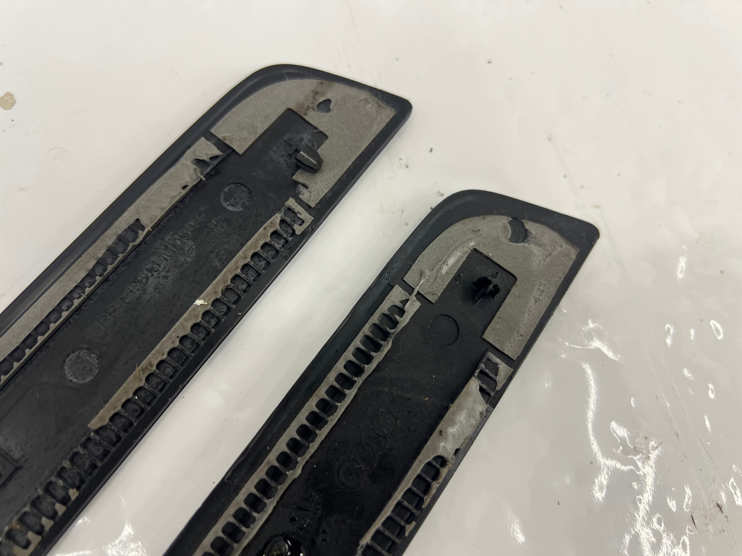 moulding threshold left+ right A4 B9 original 8W0853373F 8W0853374G