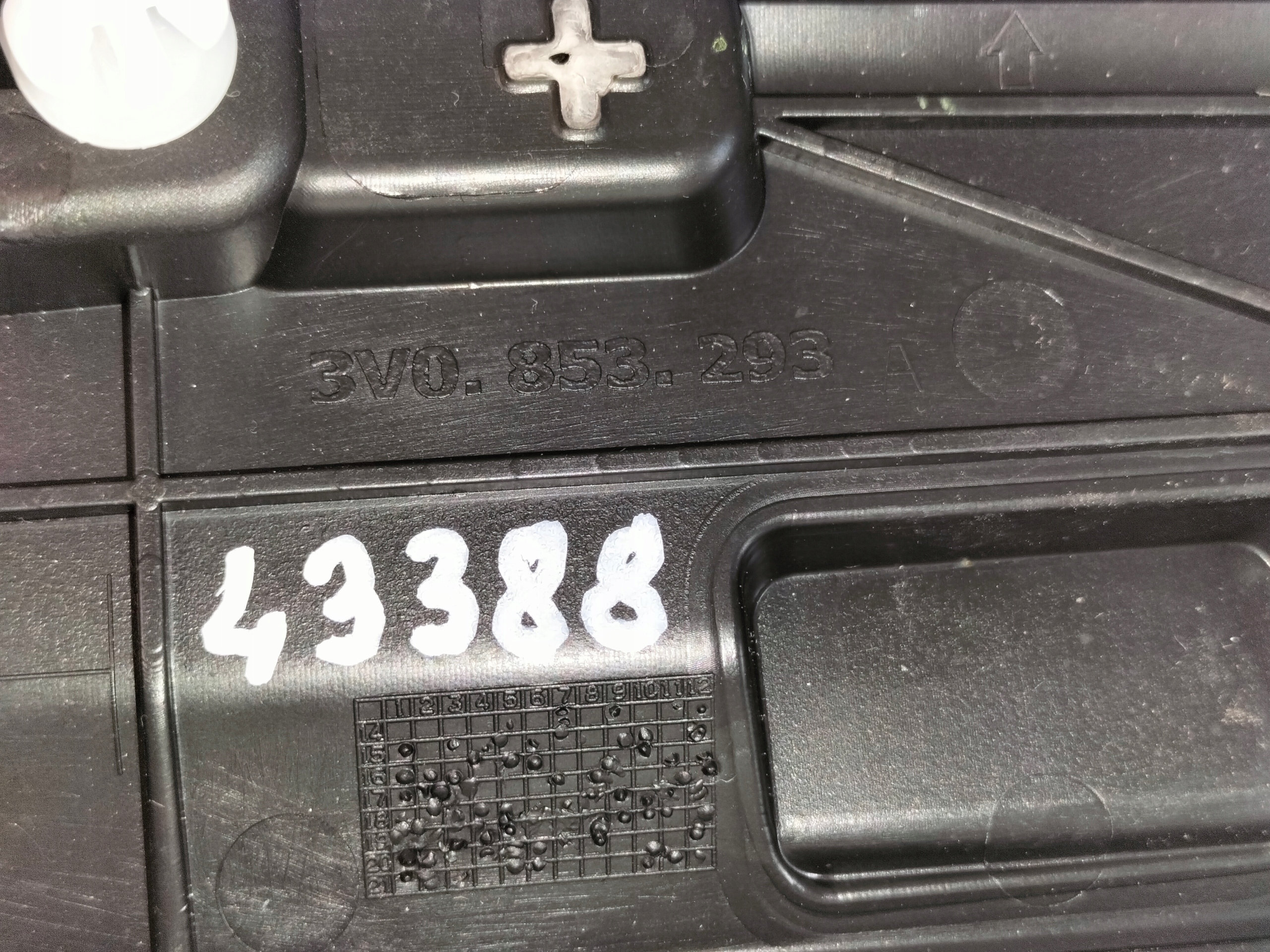 moulding cap door front left SKODA SUPERB III 15