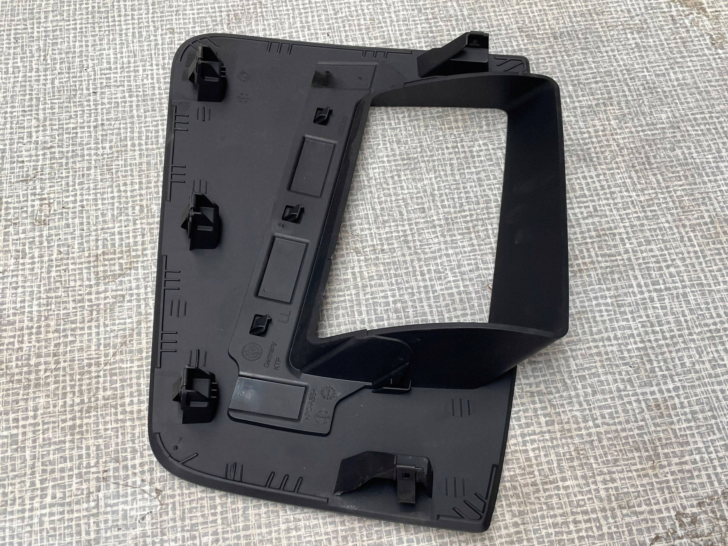 VOLKSWAGEN TIGUAN frame below display HEADUP 571858763A @M