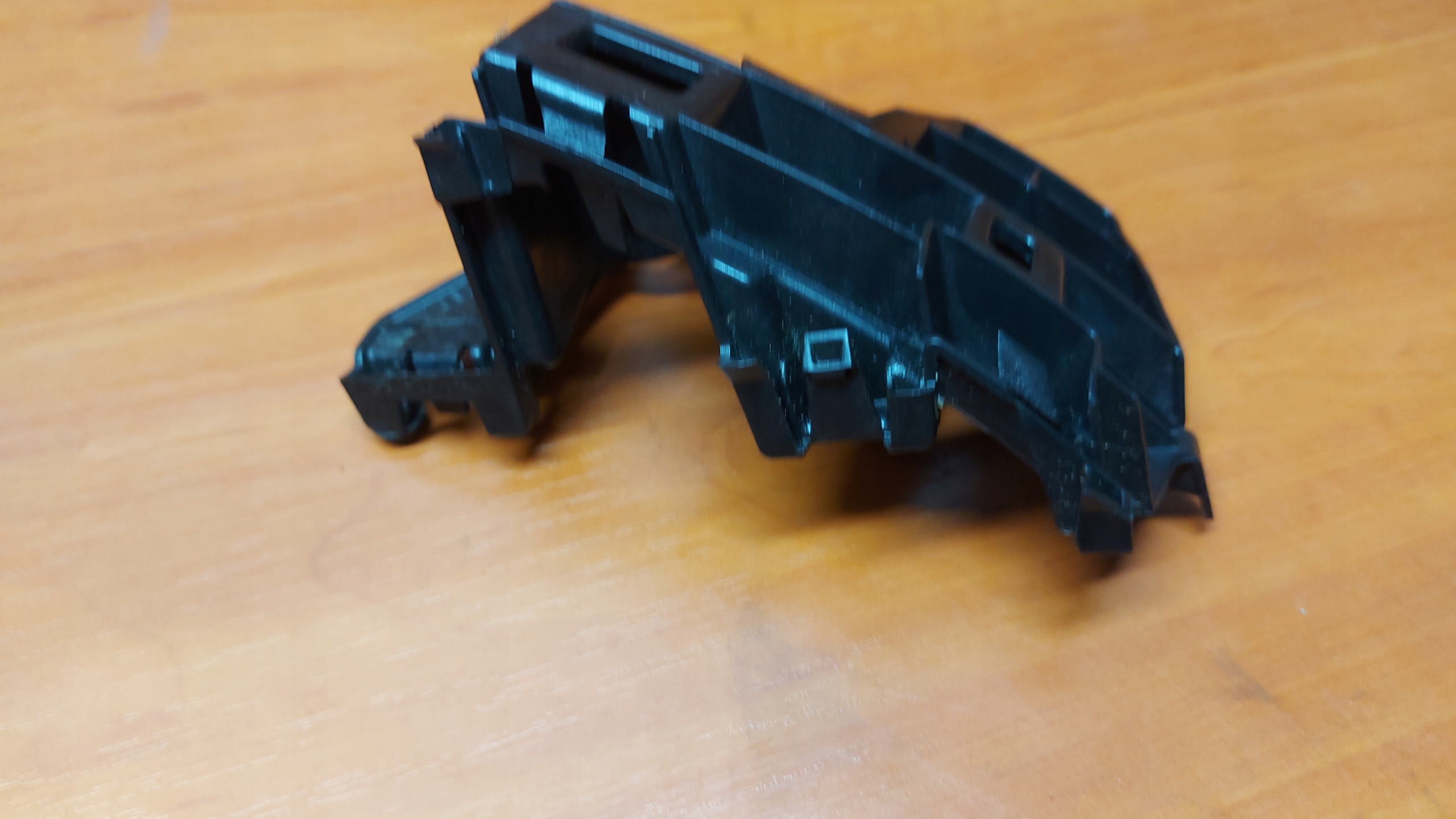 bumper bracket left rear part VW PASSAT B8 KOMBI