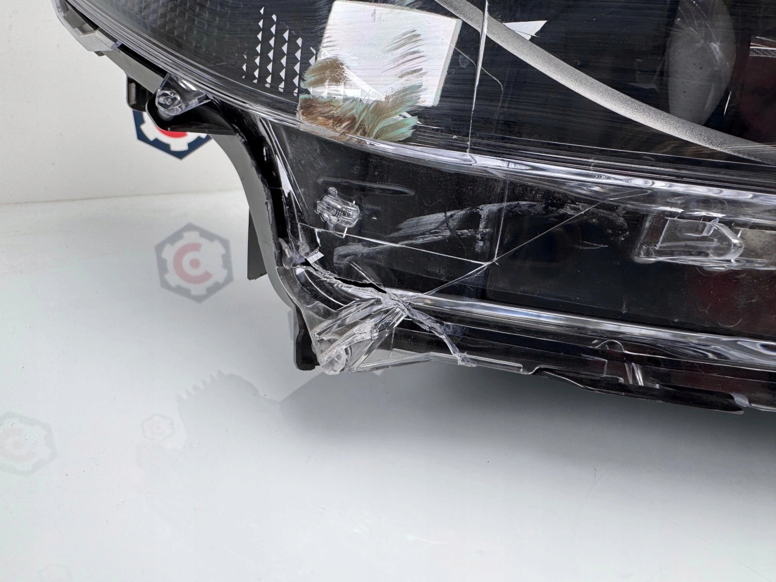 LAMPA PRAWA PRZÓD TOYOTA COROLLA CROSS FULL LED Rodzaj świateł mijania LED