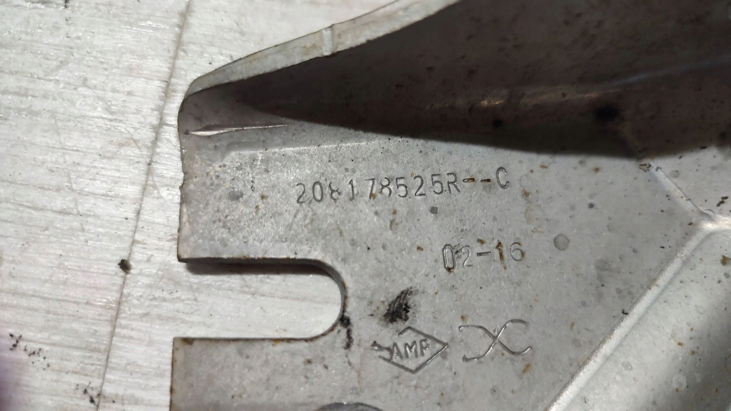 Nissan Qashqai 16r 1.5dci holder engine mount