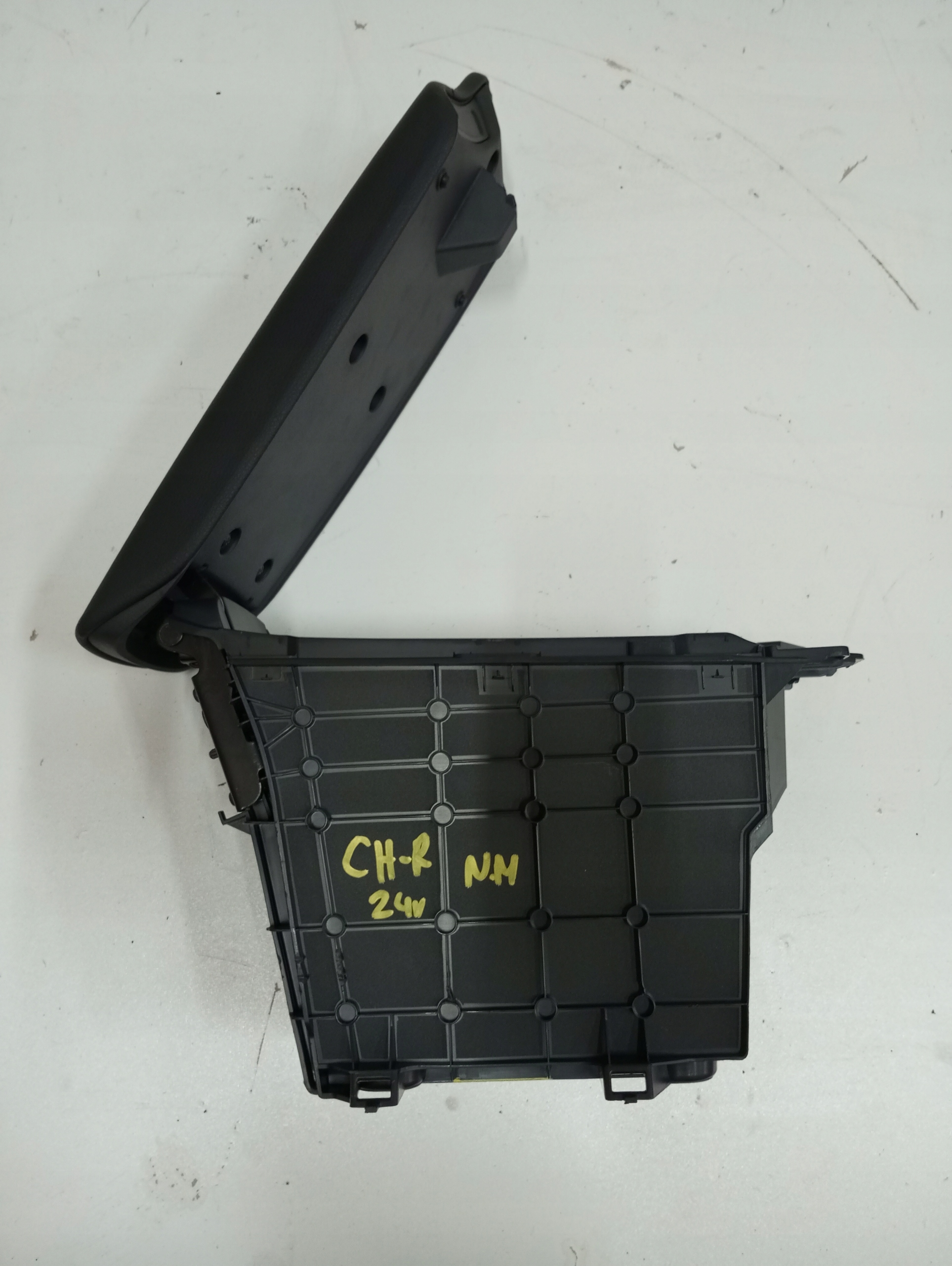 bracciolo TOYOTA CHR 58812-F4050 24R