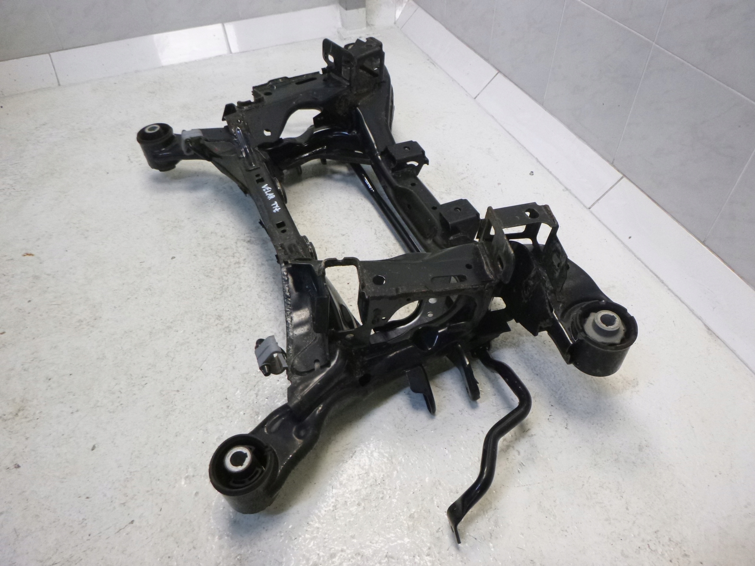 RANGE ROVER VELAR L560 axle beam rear part subframe sususpension