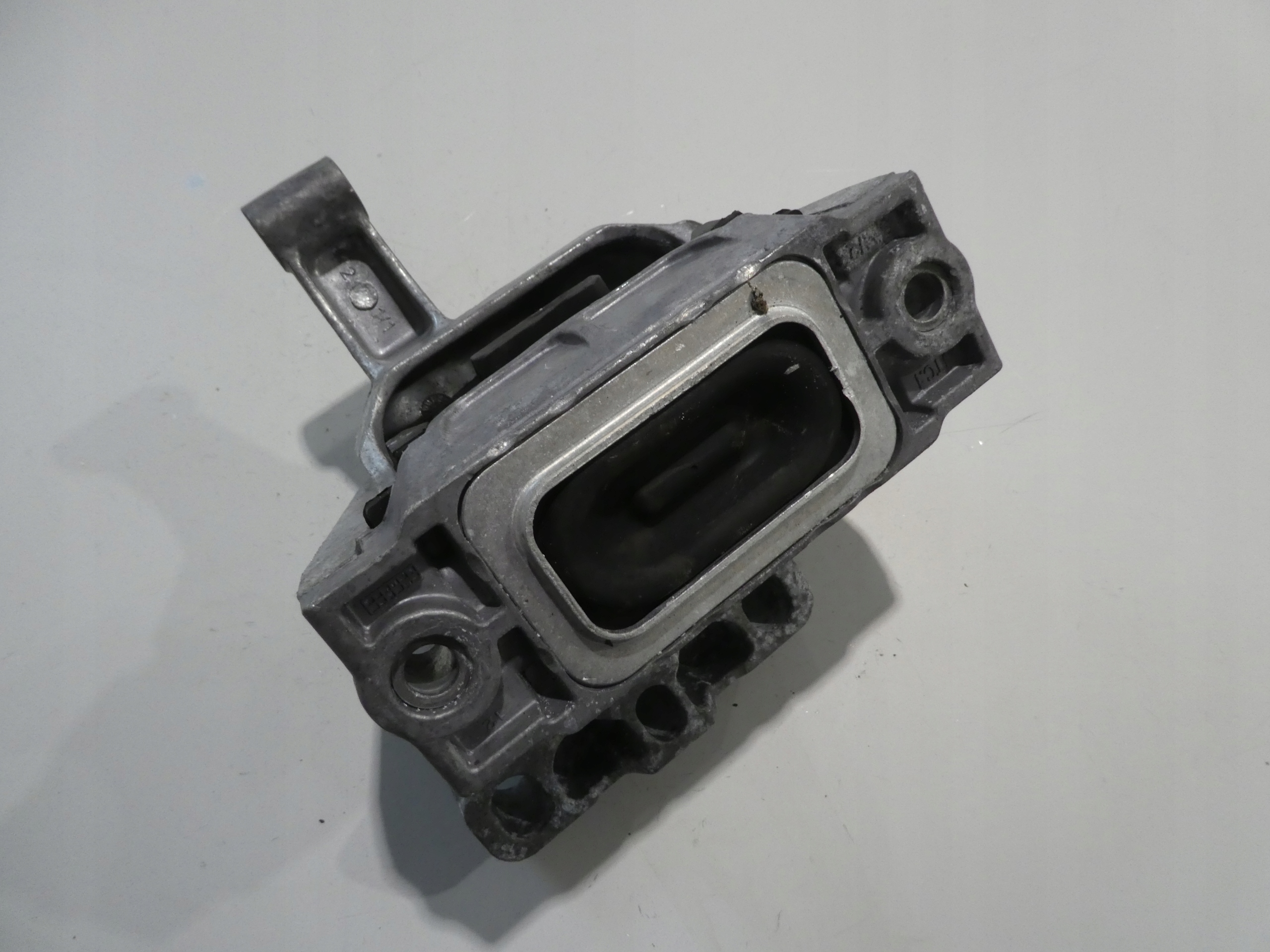VW AUDI SKODA 2.0 TDI engine mount 5N0199262L