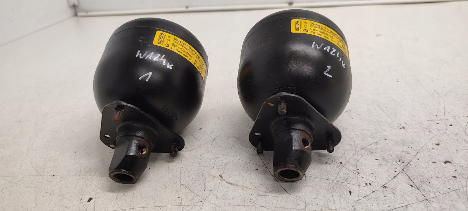 Akumulator NIVO Mercedes W124 2,2b