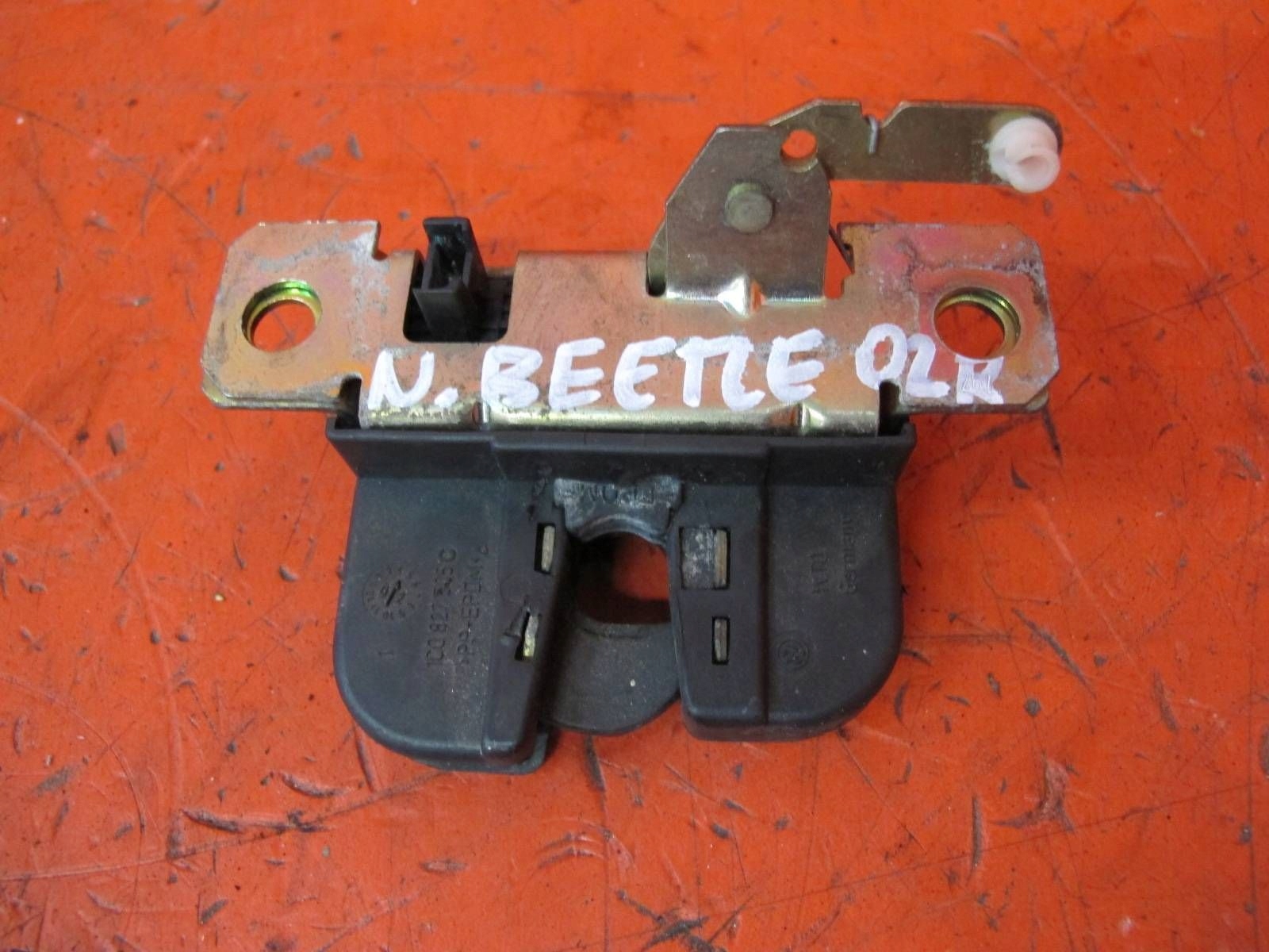 VW NEW BEETLE 1C lock bonnet boot rear part 1C0827505C