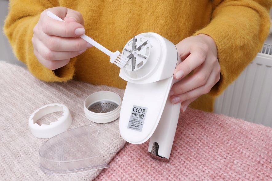 Golarka do ubrań SWETRÓW TAPICERKI Eldom GDS8 USB Szerokość produktu 10.6 cm