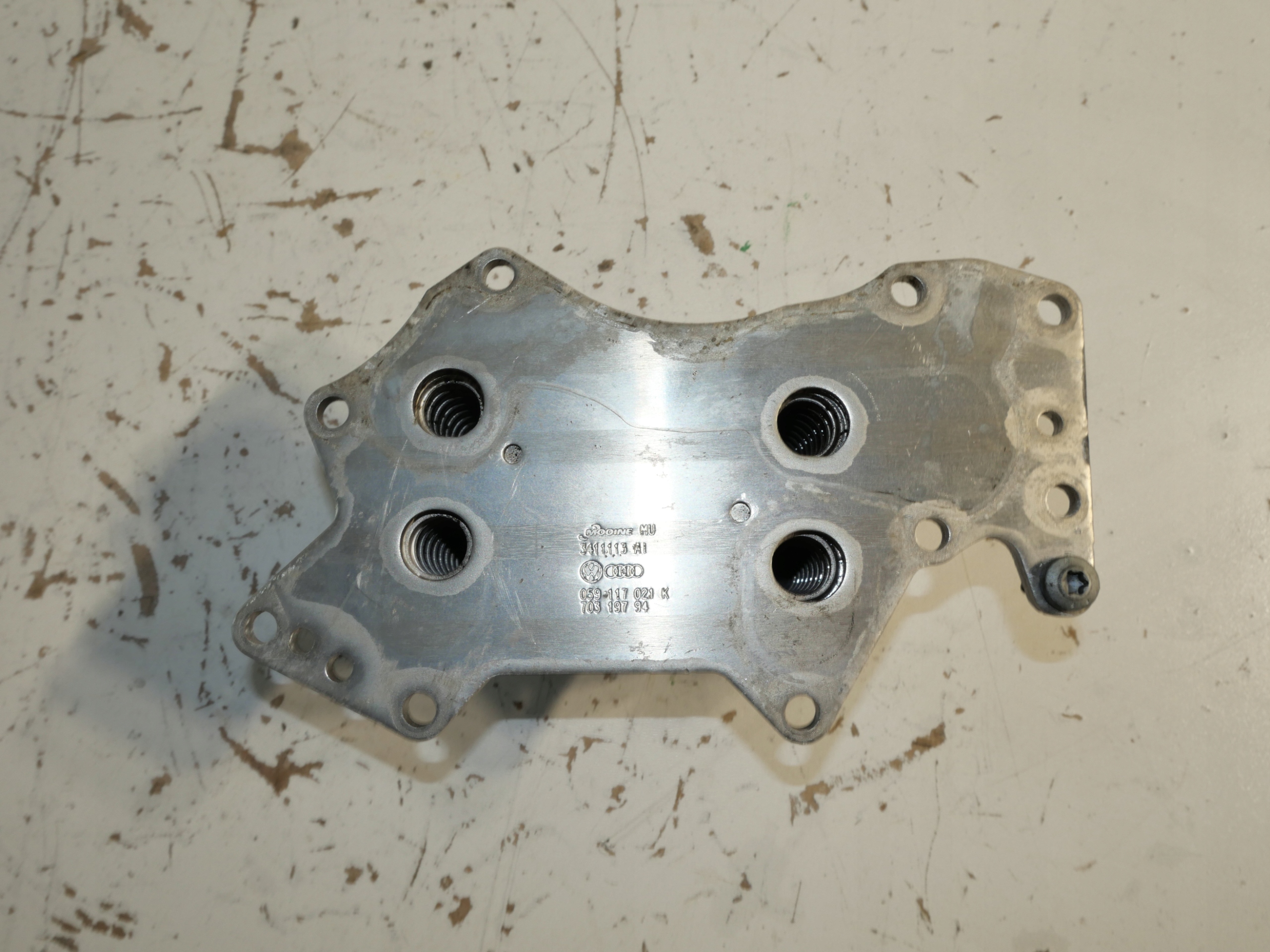 AUDI VW radiatore olio 059117021K