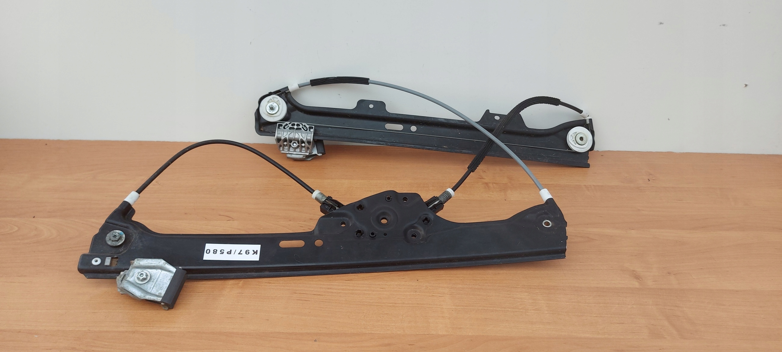 BMW E60 E61 PROWADNICA windows left front lift