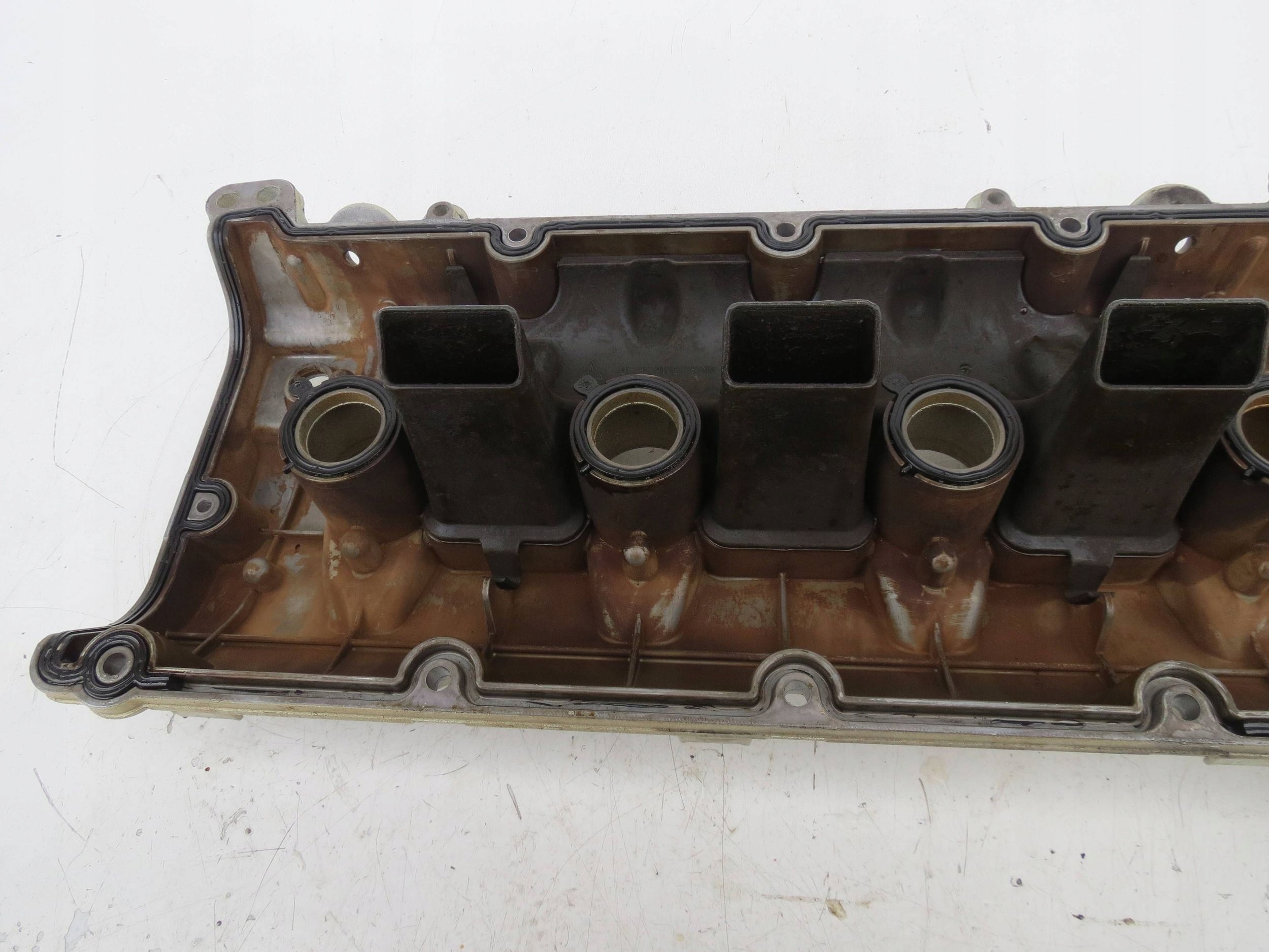 Abdeckung der Ventile links PORSCHE CAYENNE und 7L5 4.8 V8 94810513603