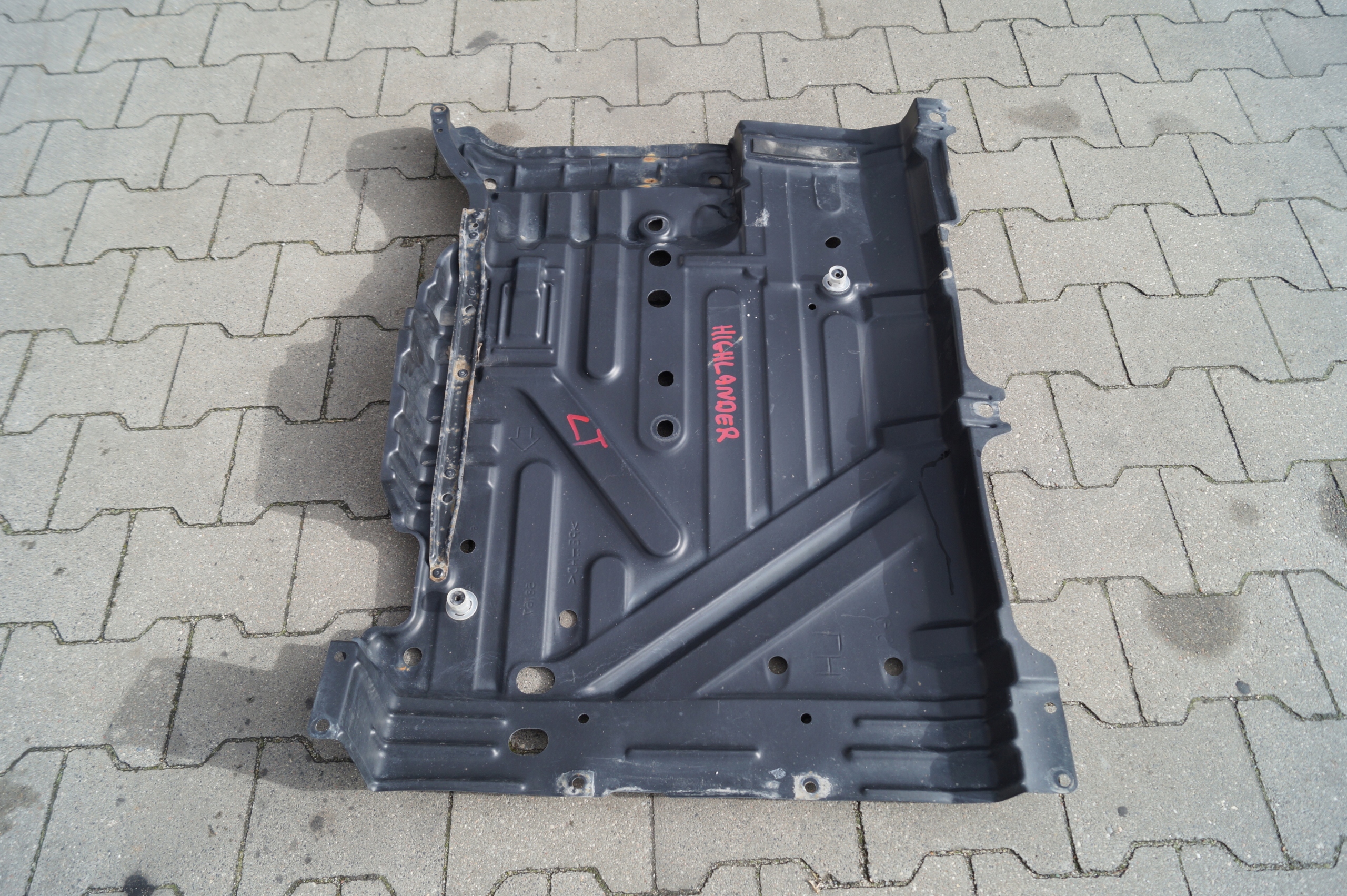 cover chassis rear part left TOYOTA HIGHLANDER II 2