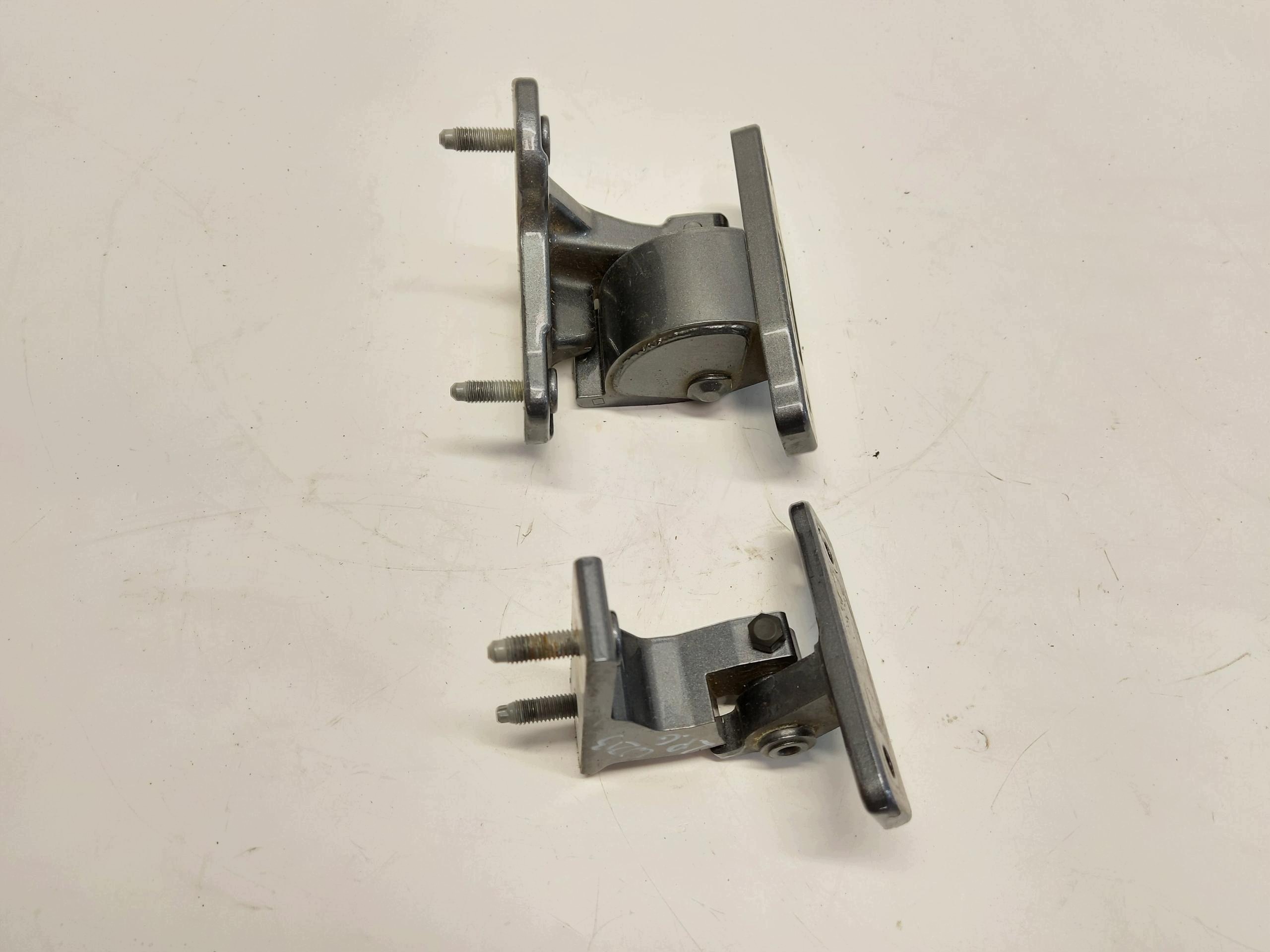 MERCEDES W213 E300de Kombi hinge door front left gora dol komplet